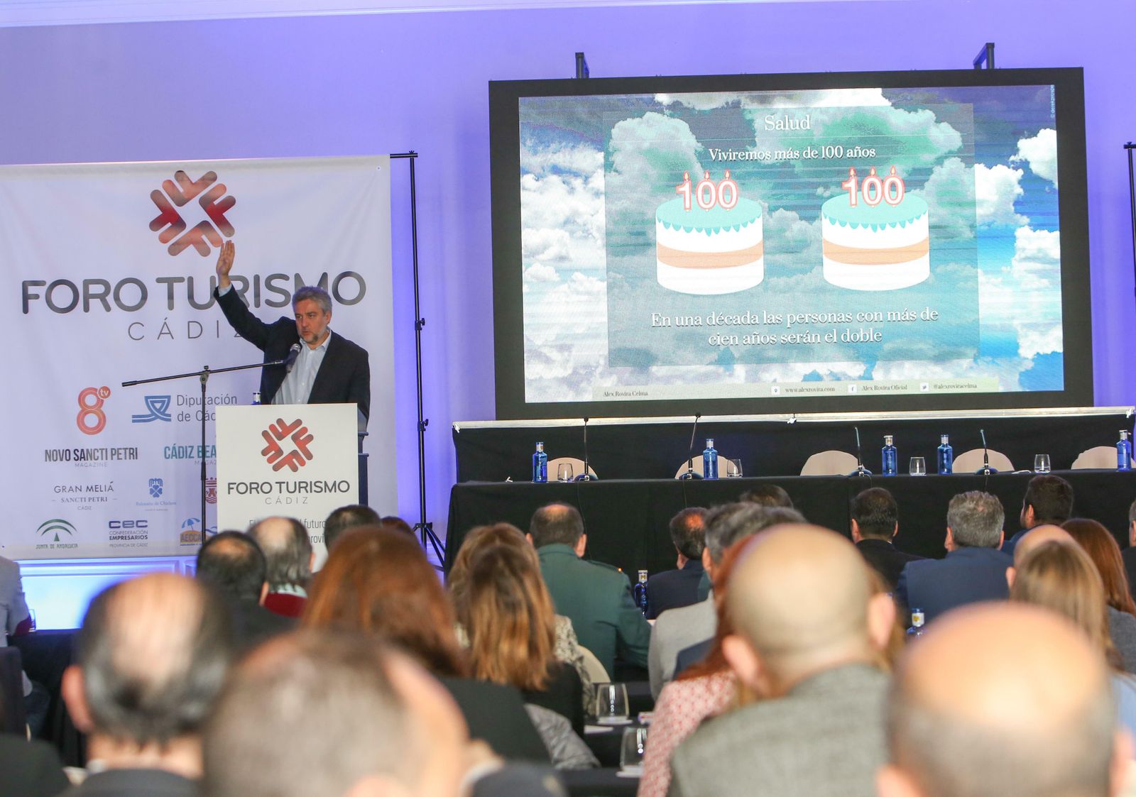 Alex Rovira durante su conferencia en el Hotel Gran Meliá de Sancti Petri.