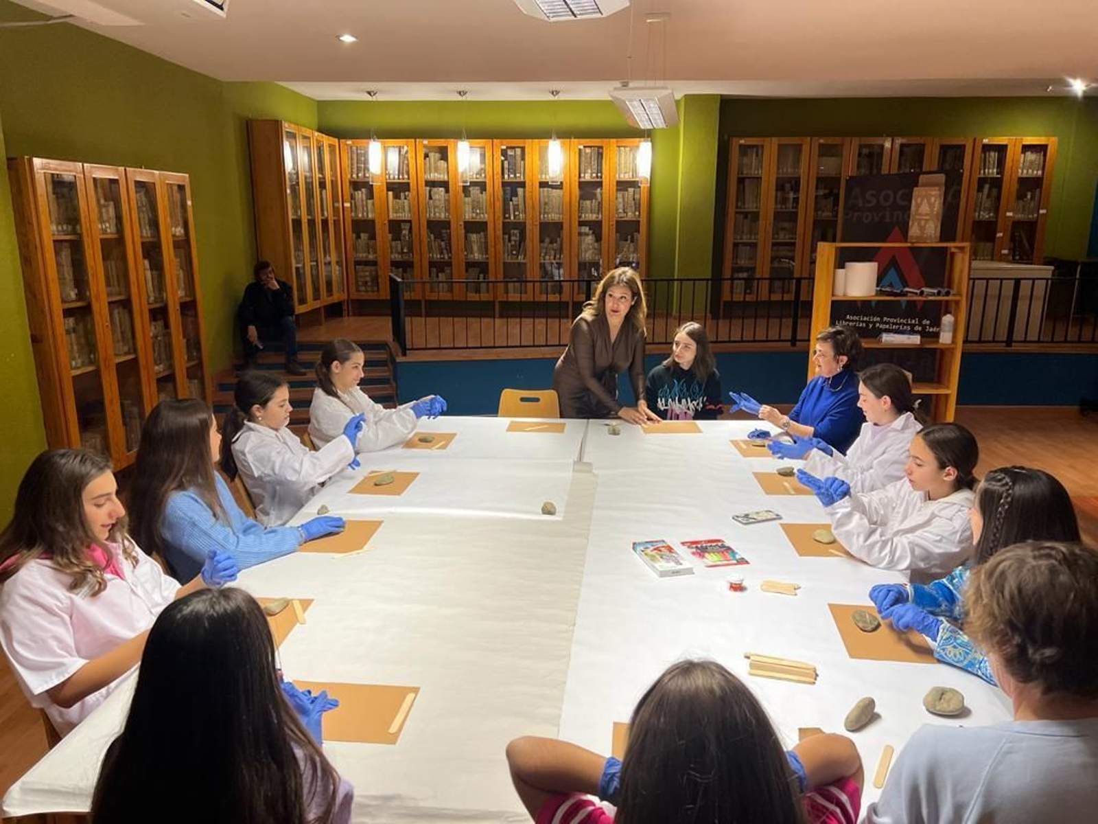 Así es 'Cantos del mar', la exposición con la que Ana Esther Maqueda está sorprendiendo a Jaén