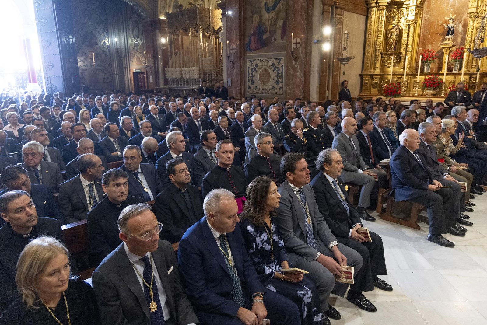 La entrega de la Rosa de Oro a la Virgen de la Macarena, todas las fotos