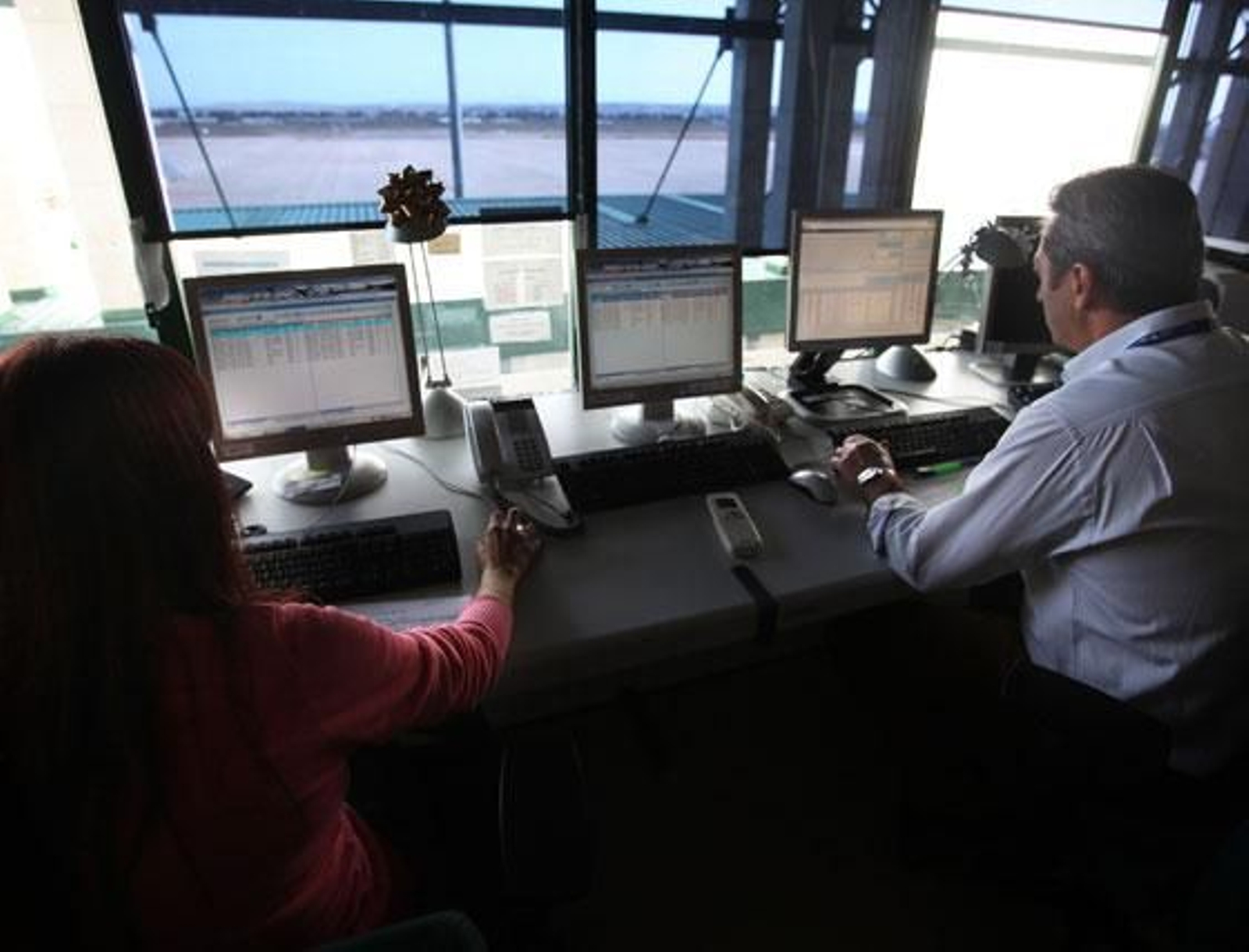 La ampliación de la terminal dota al aeródromo jerezano de capacidad operativa para atender a 2.800.000 pasajeros anuales, el doble de la que tenía hasta ahora

Foto: Vanesa Lobo