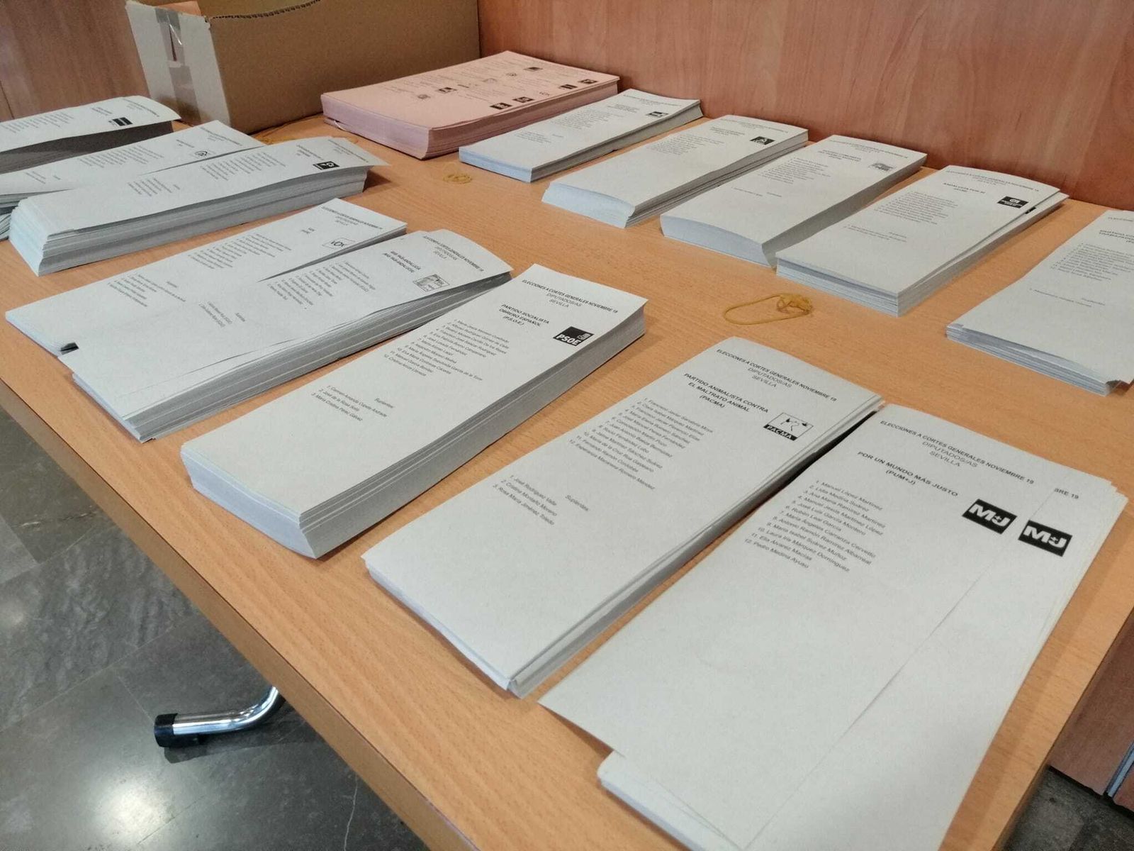 Las imágenes de la jornada electoral en Sevilla