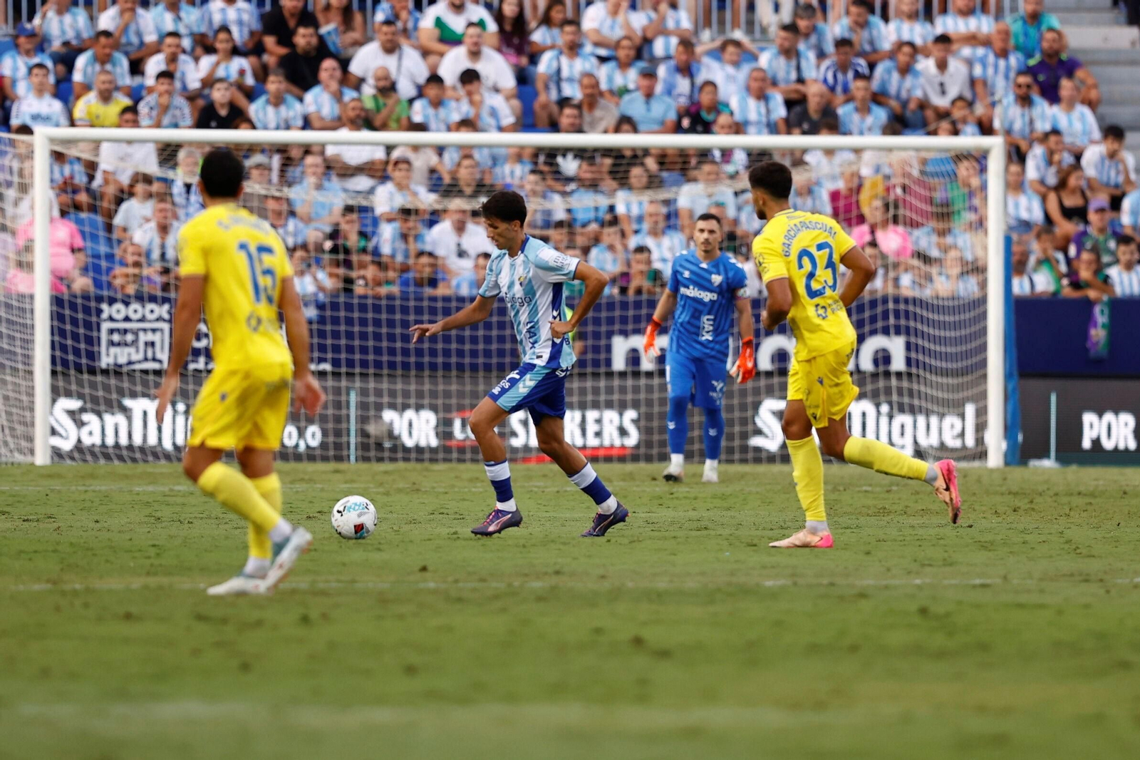Un lance del partido Málaga-Cádiz.
