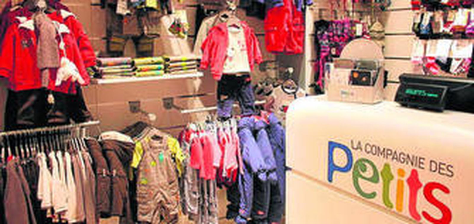 El color es el protagonista de las colecciones de la firma.