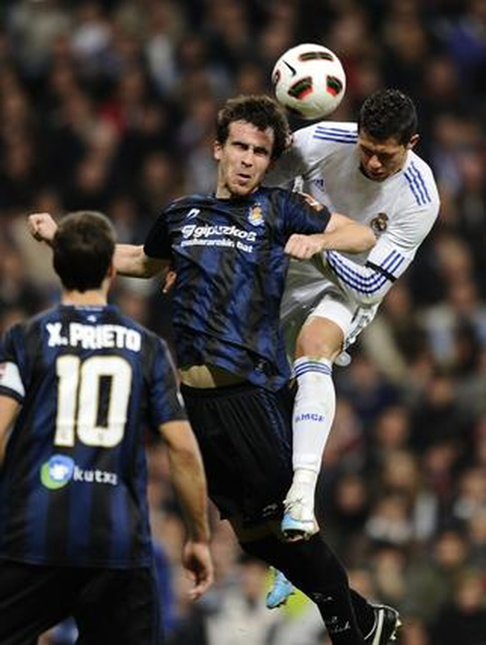 El Real Madrid recupera su mejor versión y vence a la Real Sociedad.

Foto: AFP/ Reuters/ EFE