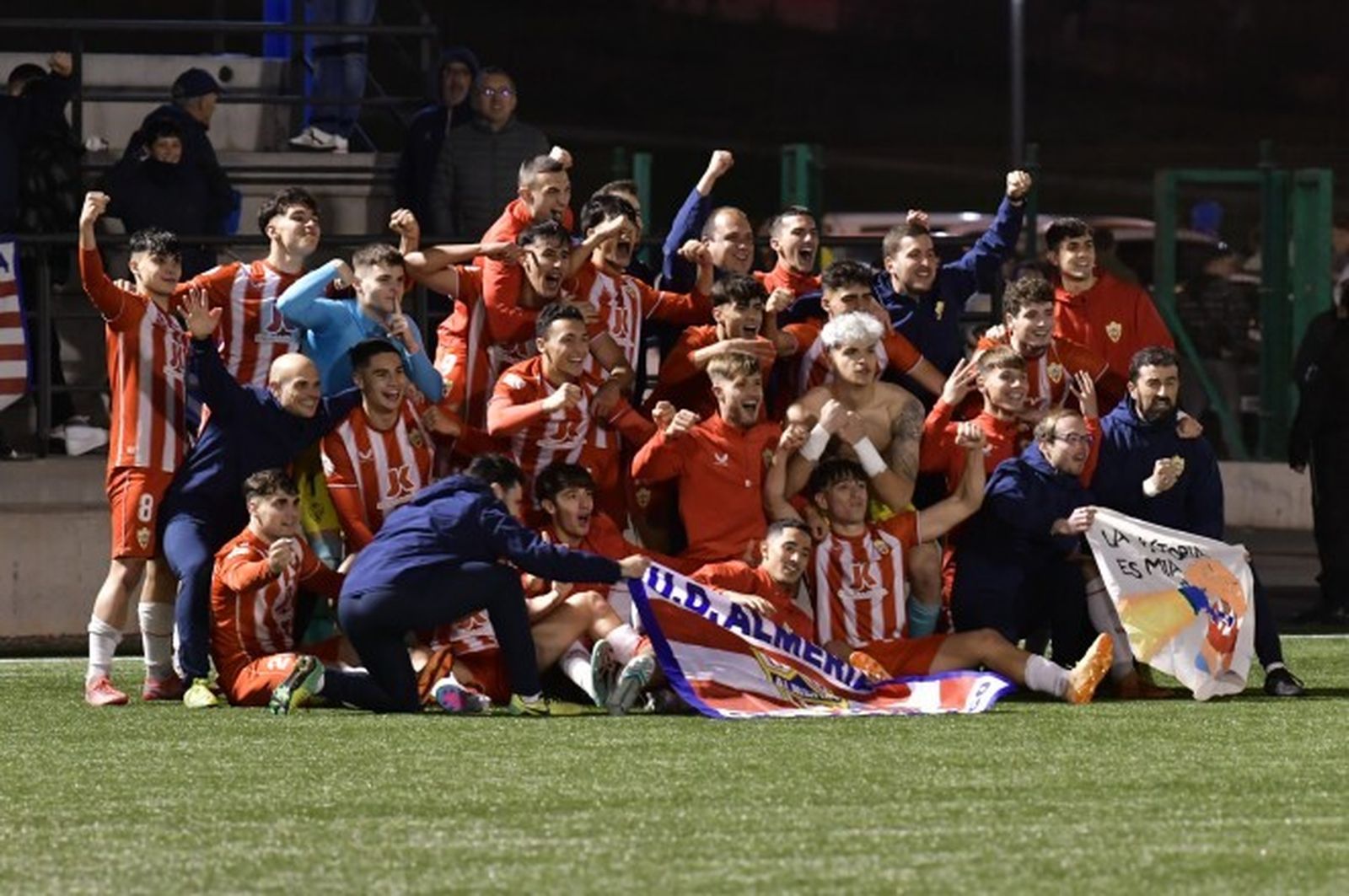 Los rojiblancos celebran el pase a la final a cuatro