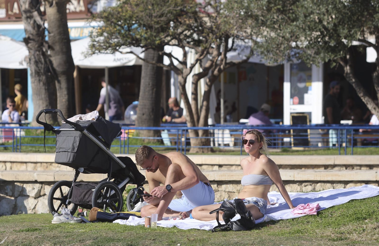 El buen tiempo acompaña a Málaga de camino a la Nochevieja (fotos)