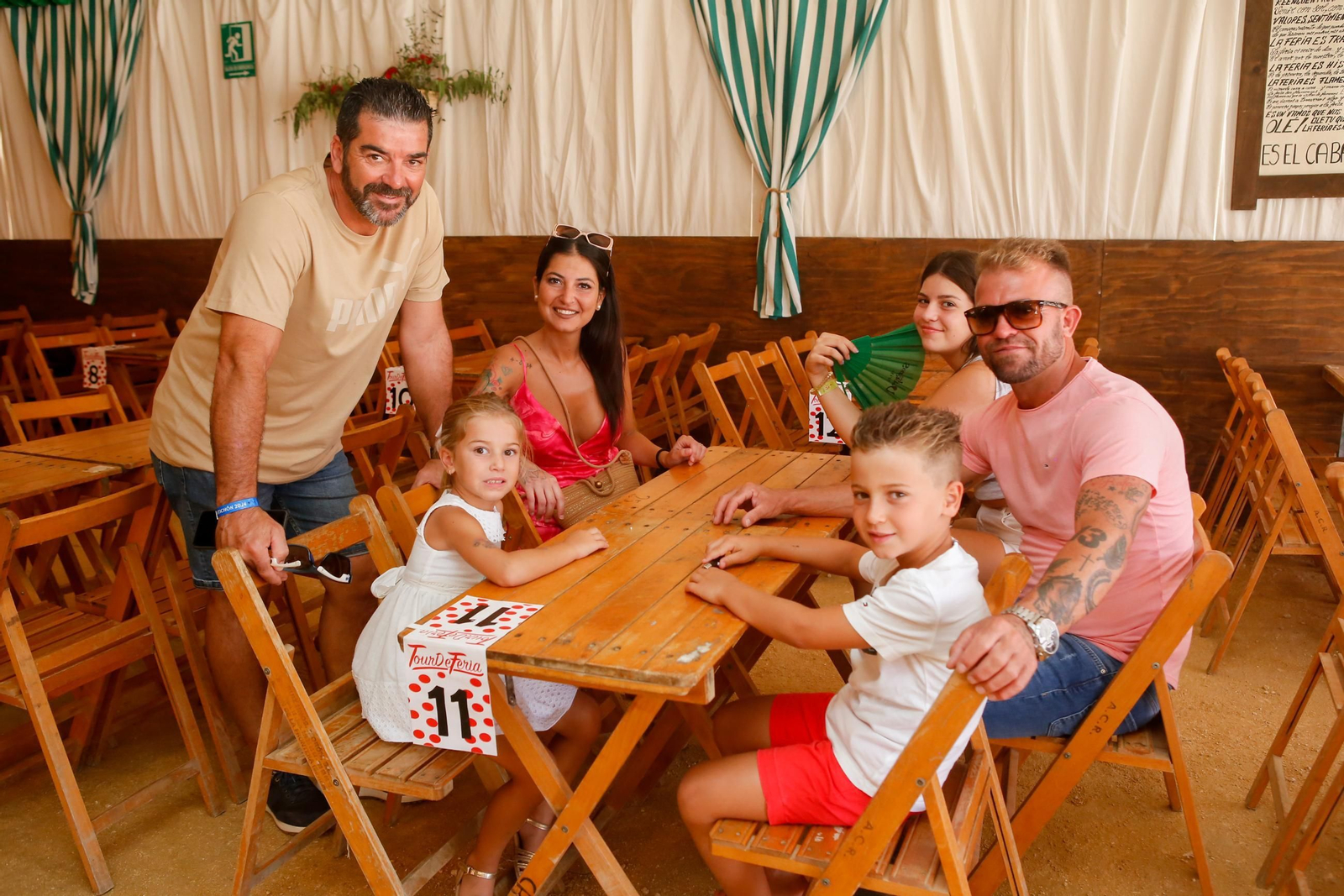 Búscate en las fotos del lunes en la Feria de Tarifa