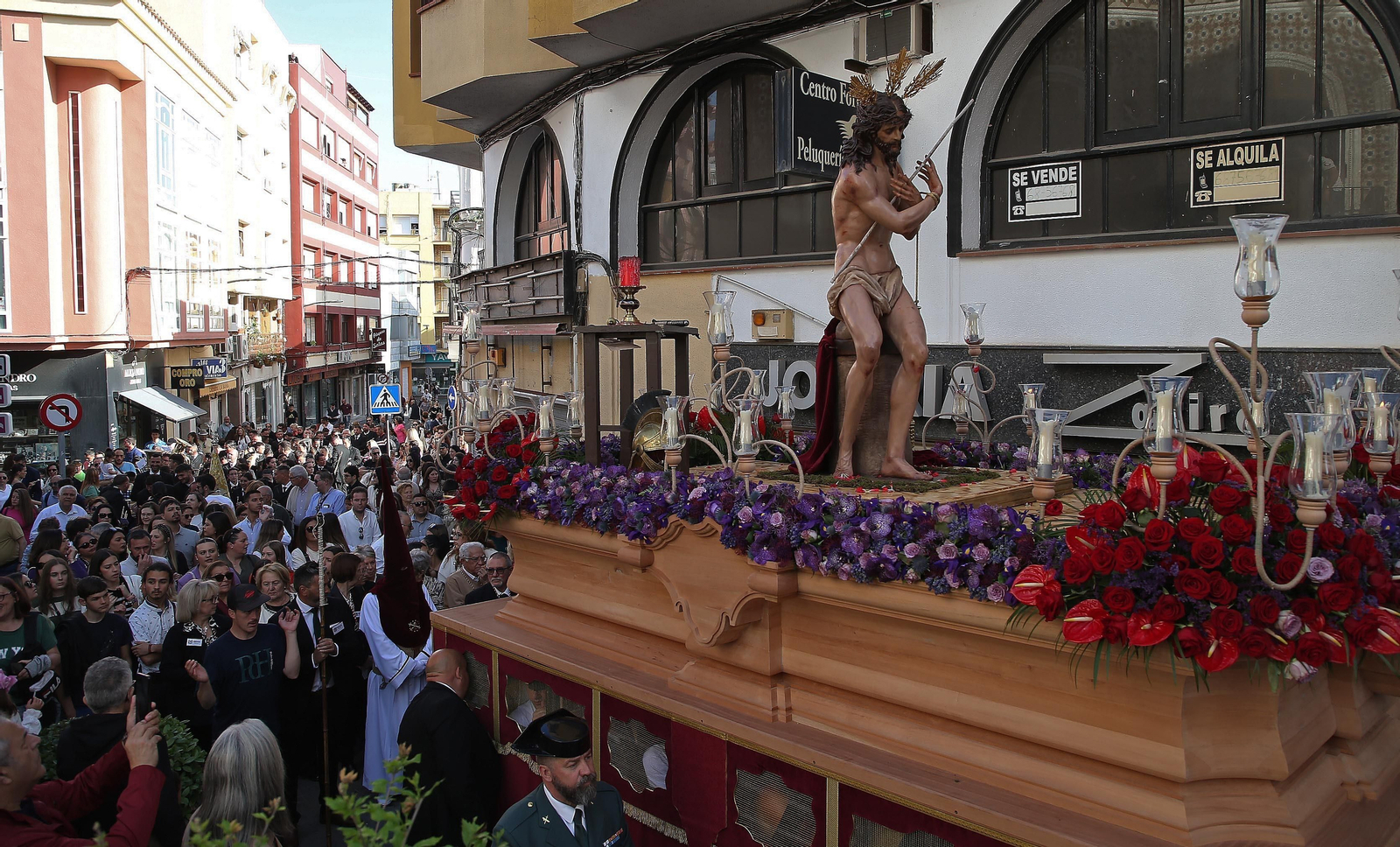 Fotos del Lunes Santo en Algeciras: Coronado de Espinas y La Columna