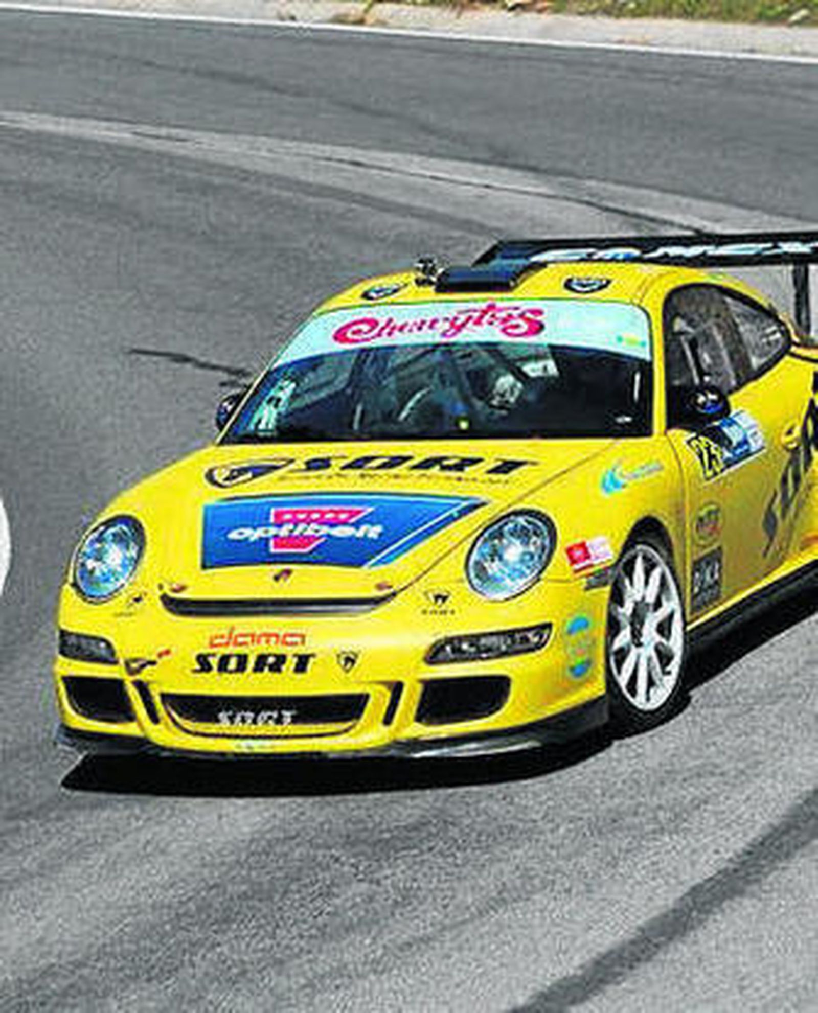 El piloto vicario Maldonado.