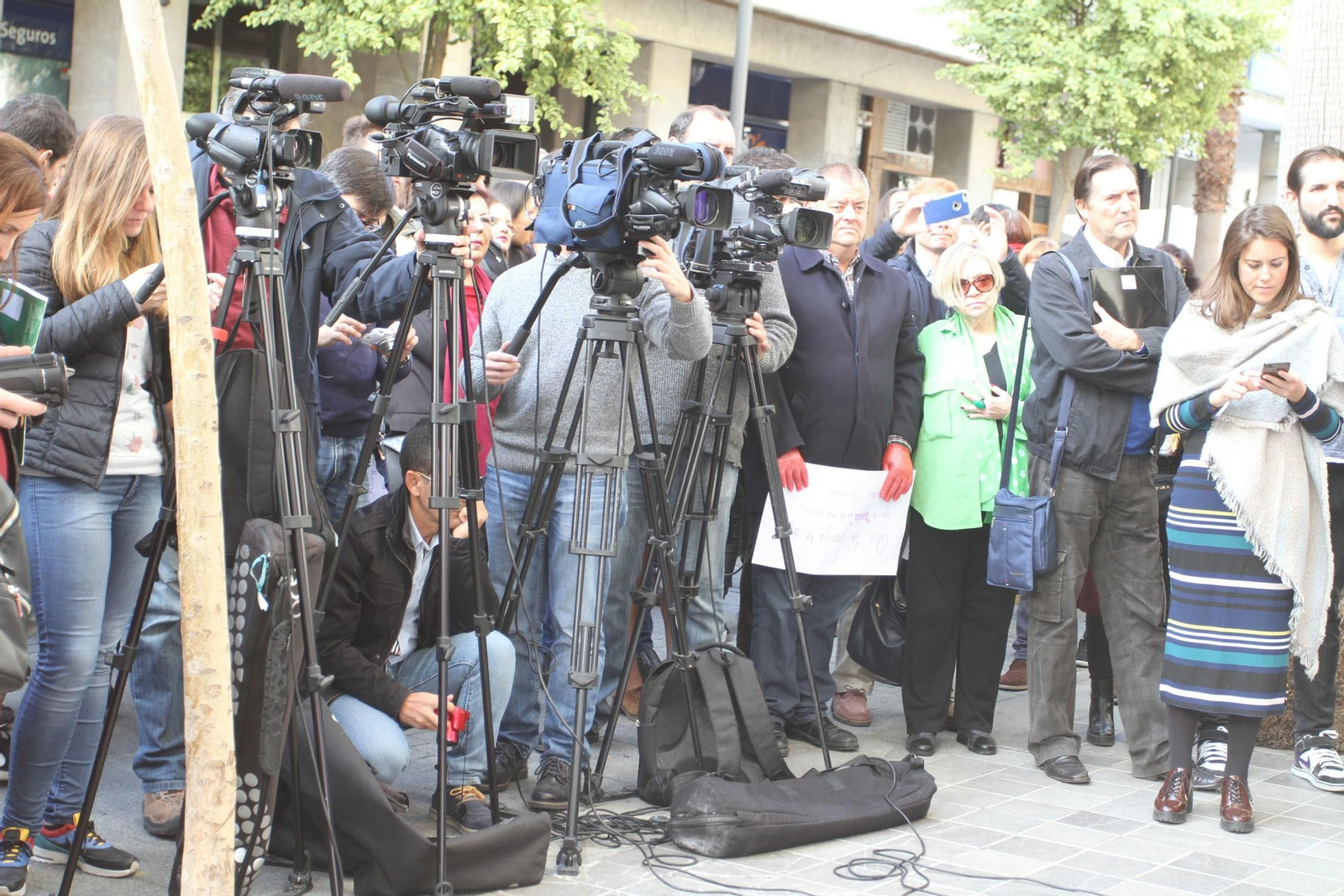 Lectura de manifiesto de violencia contra la mujer