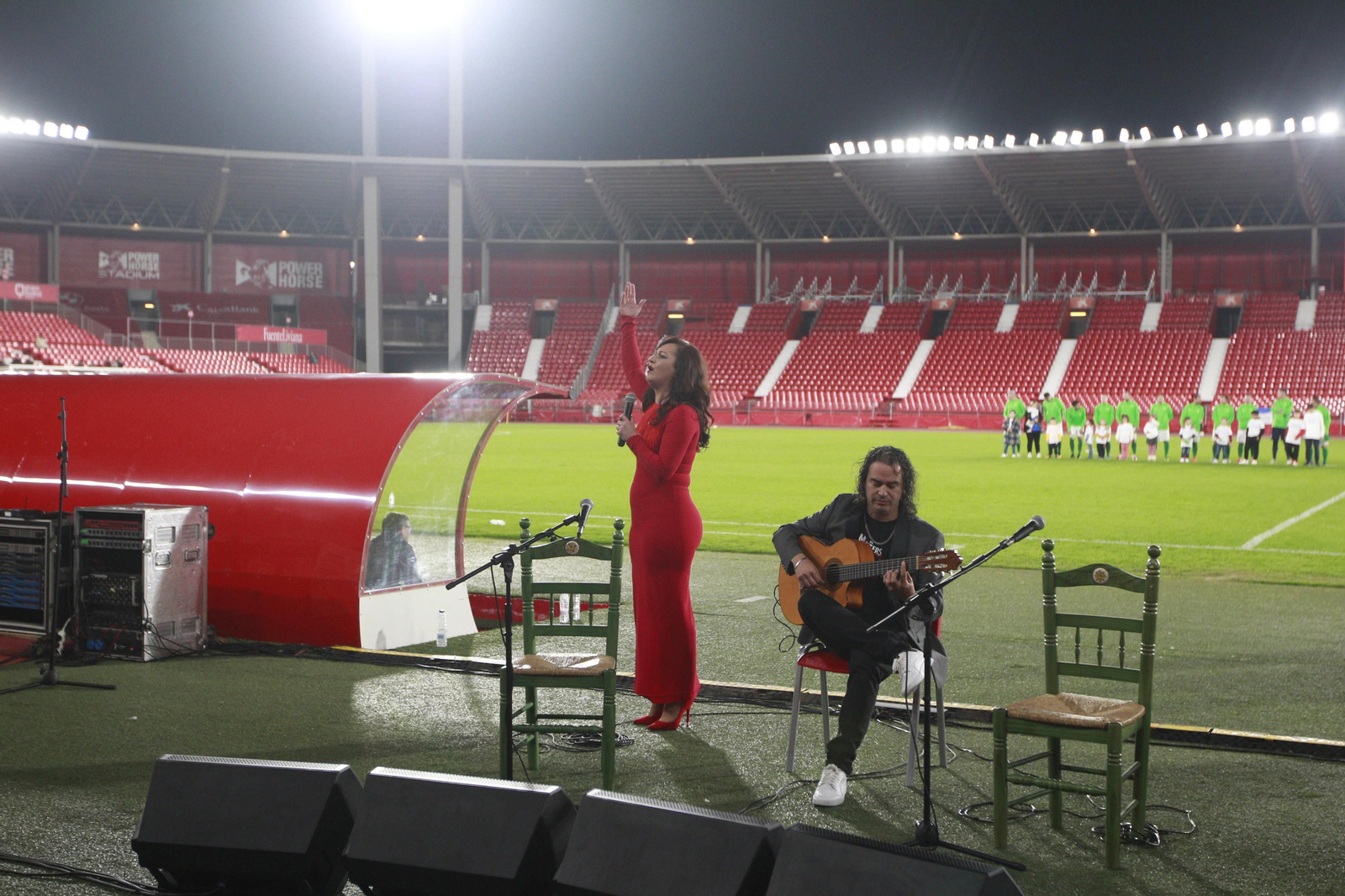 Imágenes del partido homenaje al 'eterno' capitán de la U.D. Almería, José Ortiz