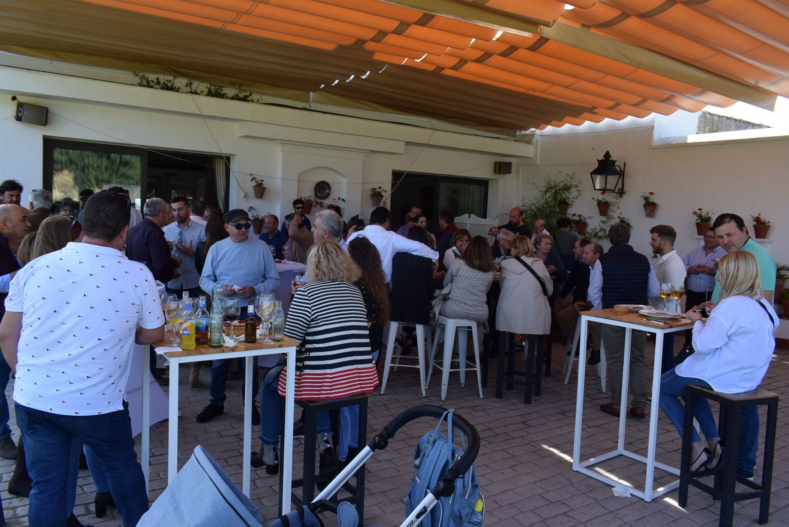 El Cordobés, premiado en Almodóvar del Río por 'toda una vida de esfuerzo', en imágenes