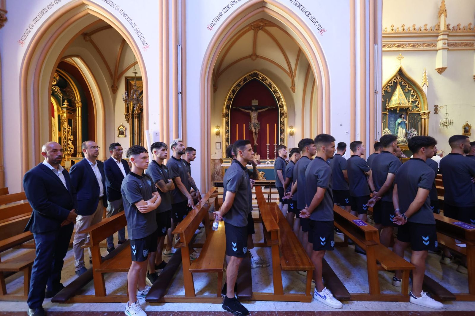 Las fotos del Málaga CF en su visita al Cautivo