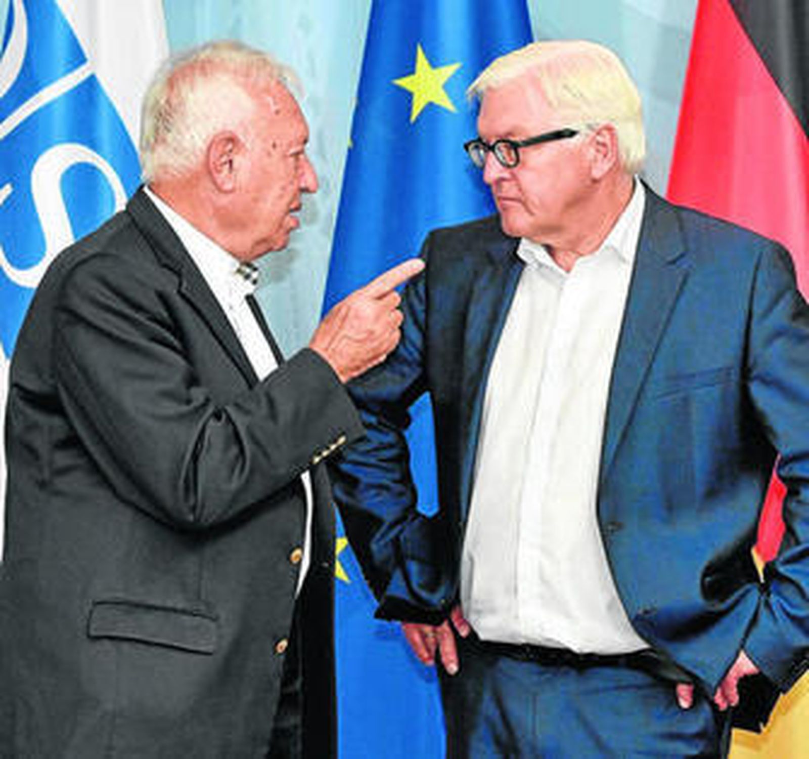 García-Margallo habla ayer con el ministro de Exteriores alemán, Frank-Walter Steinmeier.
