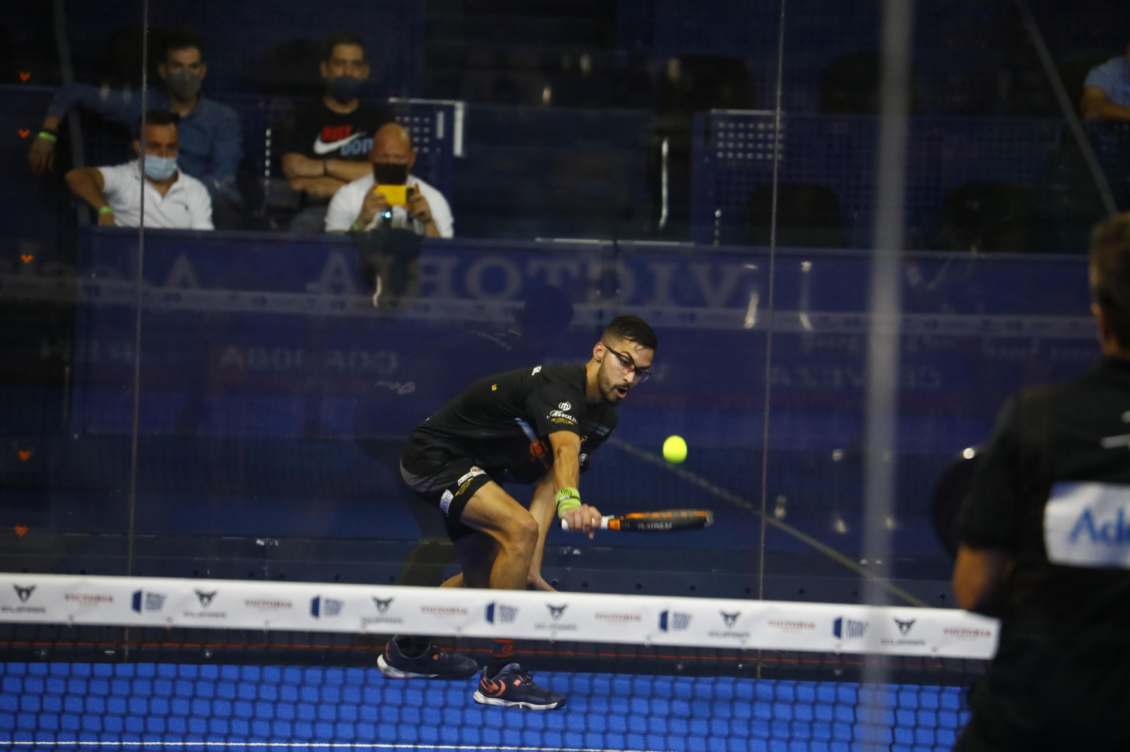 La cara y la cruz de Javi Garrido y Xisco Gil en el World Padel Tour de Córdoba, en imágenes