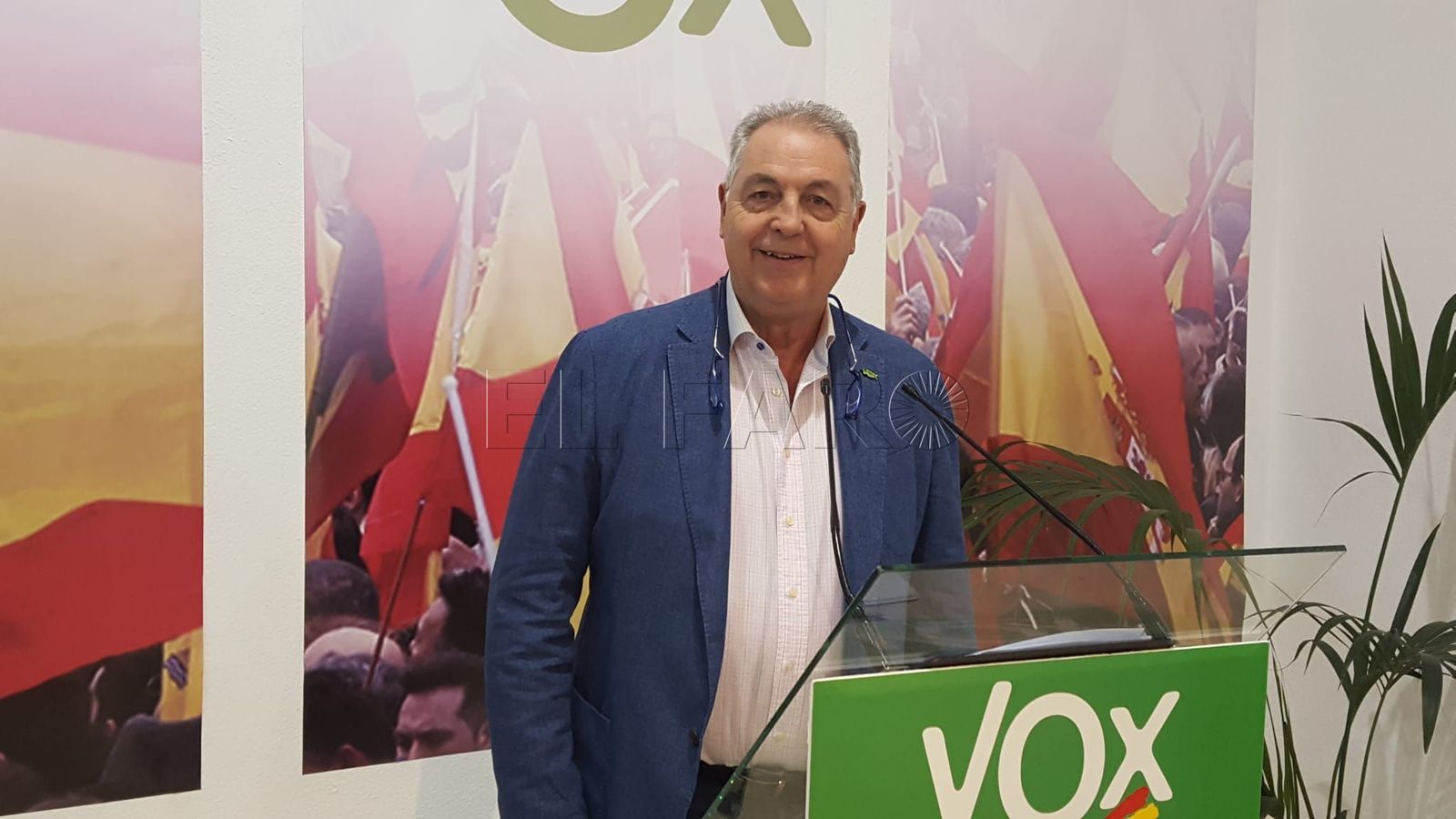 Este ex presidente de Vox compra un perro de 1200 euros y lencería femenina con la tarjeta del Colegio de Médicos