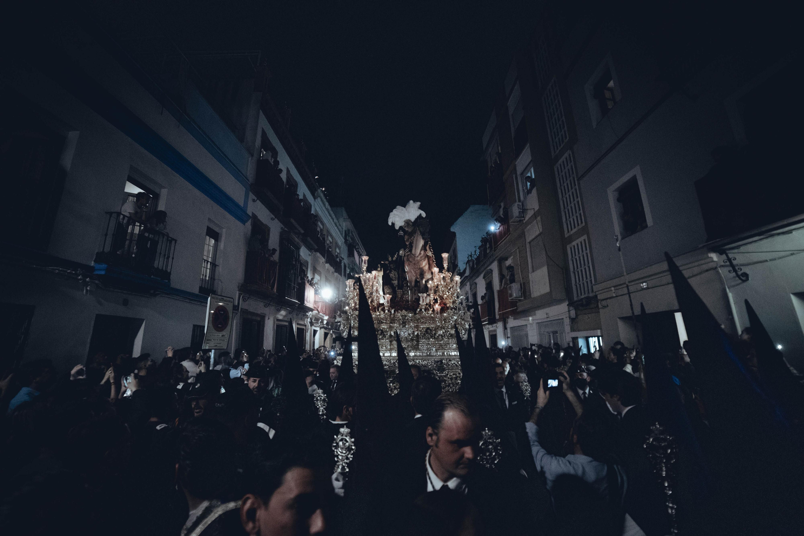 Las imágenes de la salida de la hermandad de la Esperanza de Triana