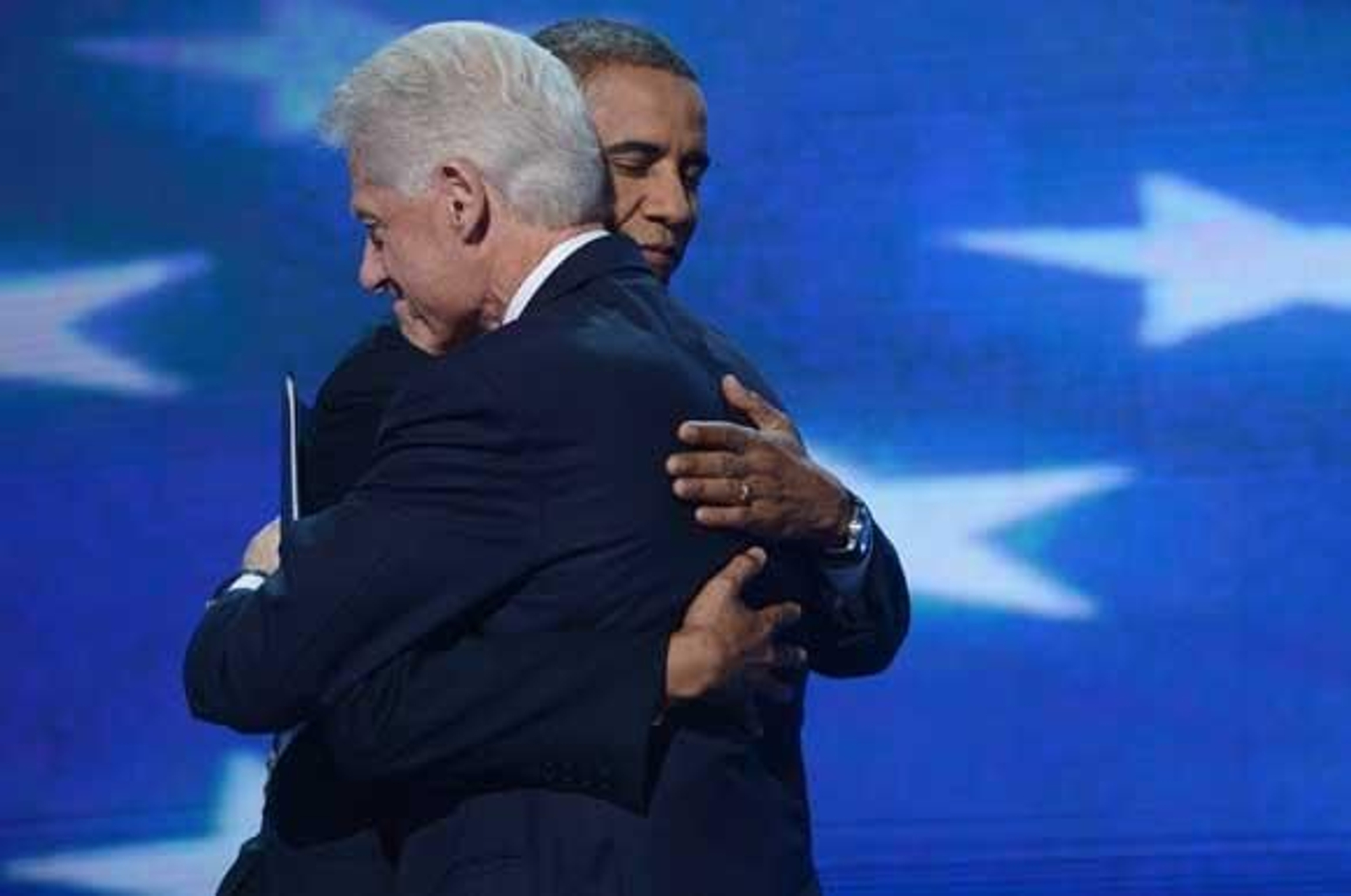 Clinton dice que Obama construirá "una economía para el sueño americano"