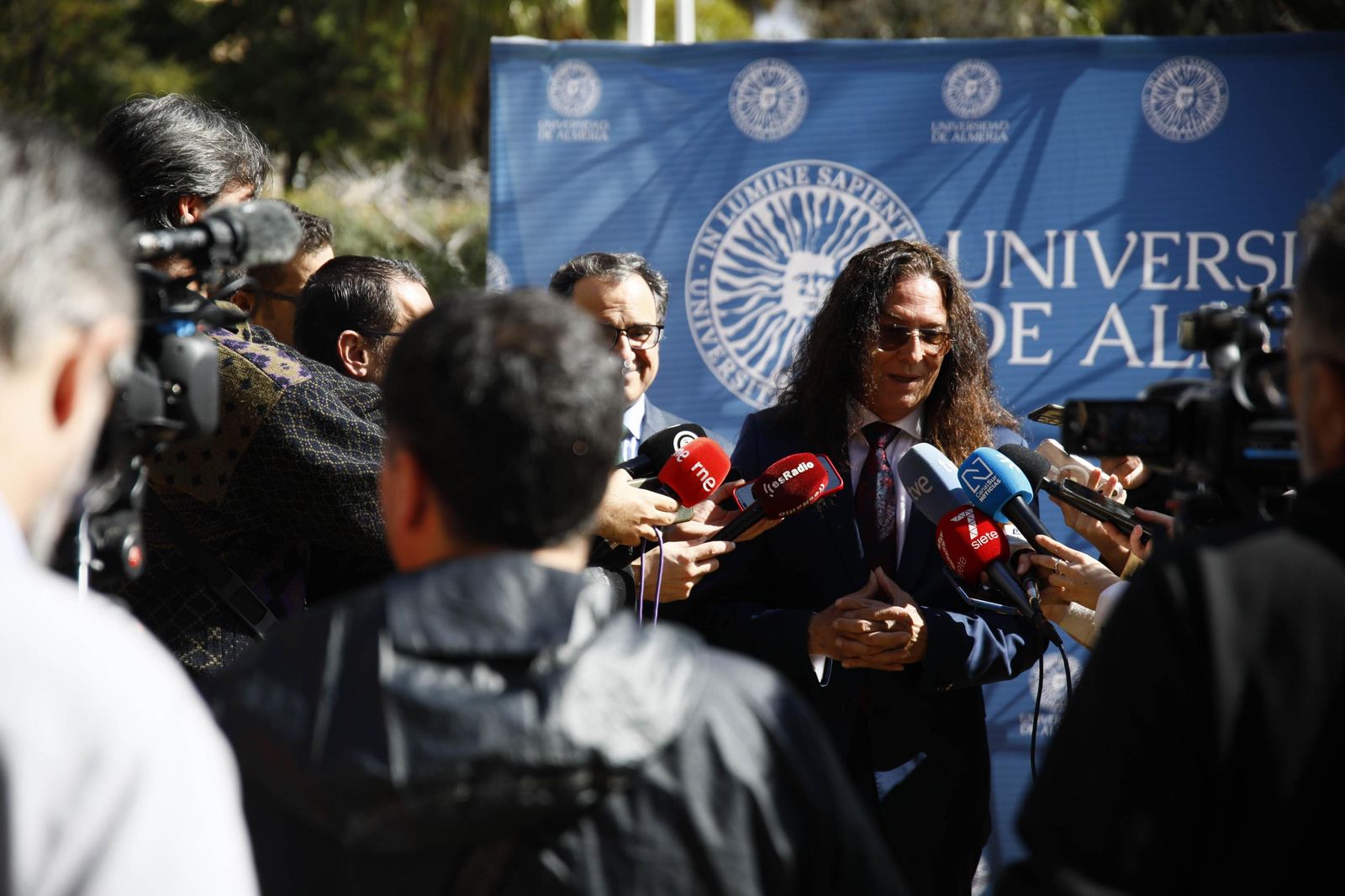 Las imágenes del acto de entrega de la Medalla de Oro a José Fernández Torres Tomatito, en la Universidad de Almería