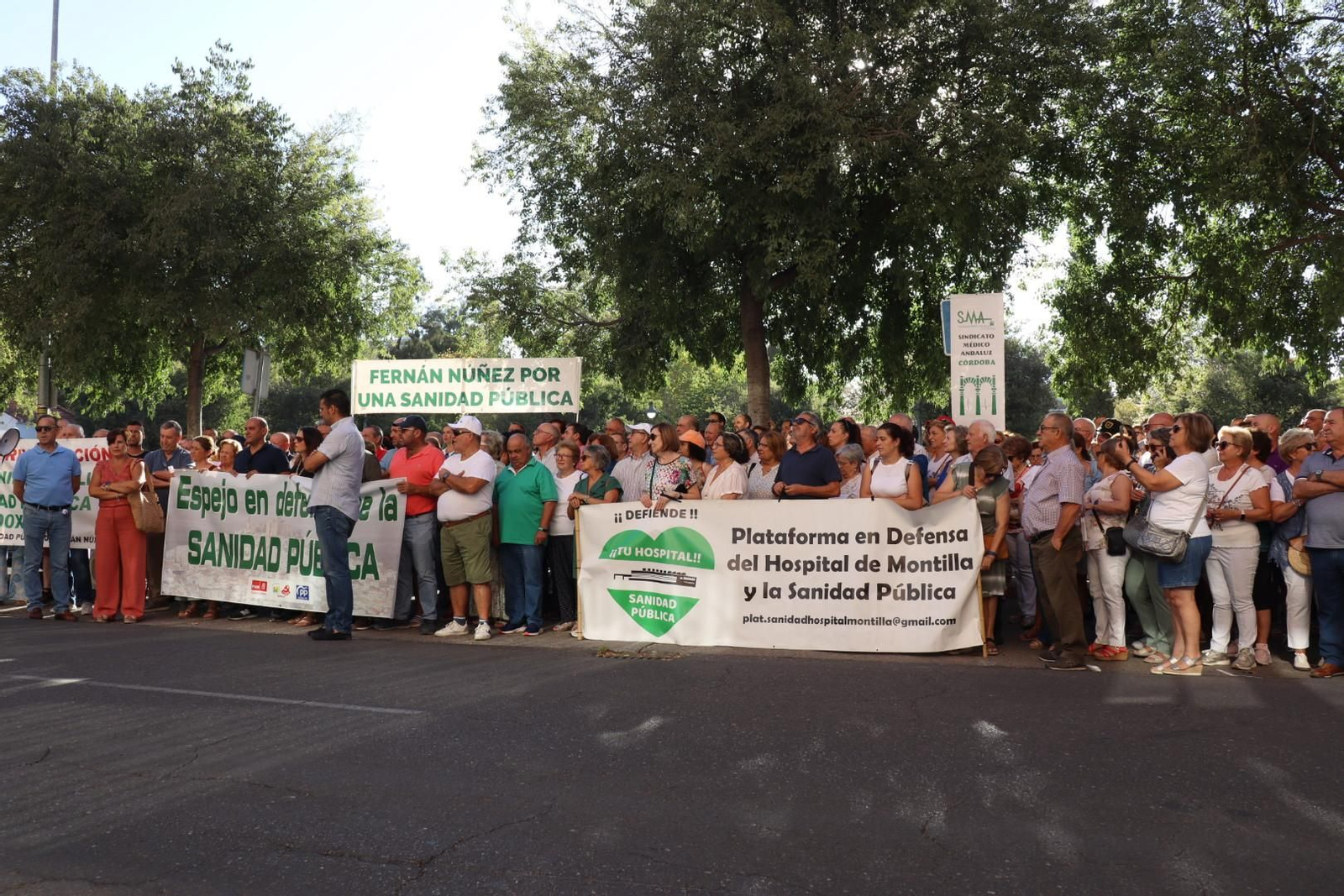 La protesta de los vecinos de Espejo por la falta de médicos, en imágenes