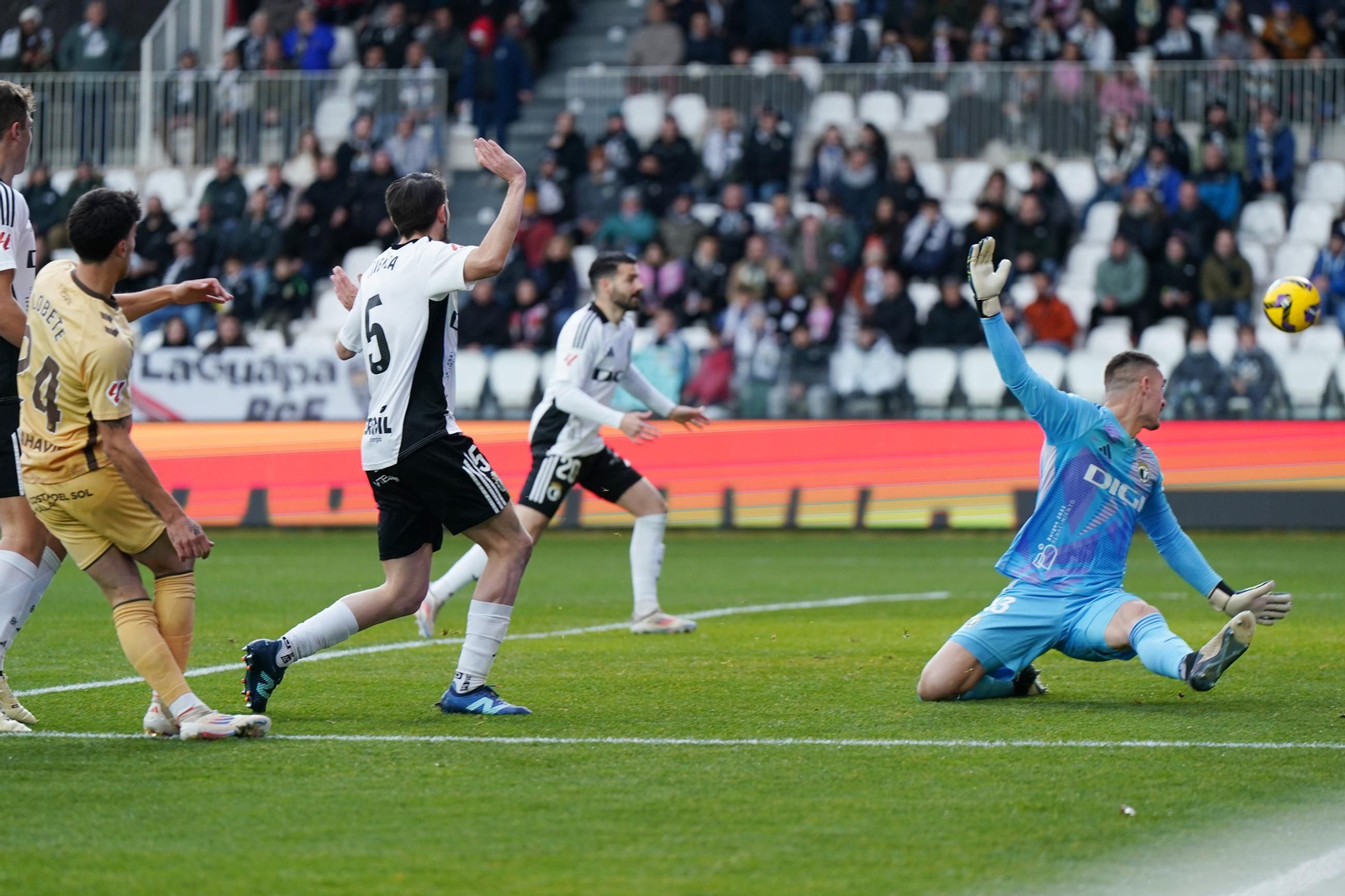 El Burgos-Málaga CF, en fotos