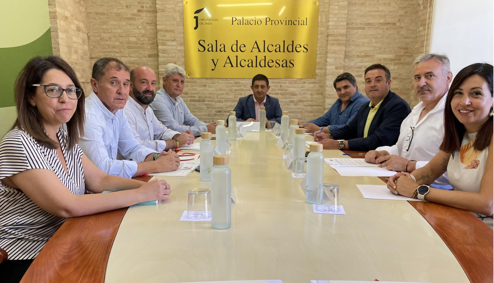 Firma de los convenios. Firma de los convenios.