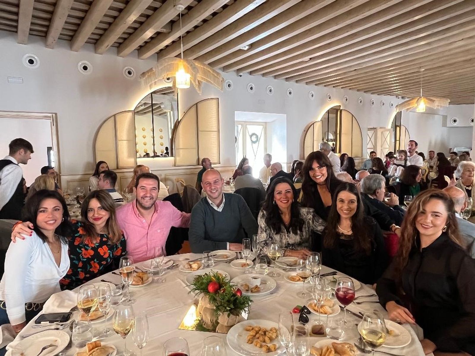 Marta Tejón, Nieves Ayllón, Gonzalo y Álvaro Gómez Lacave, María Mateos, Ana Ortega, Cristina Morilla y Amaranta Guindilla.