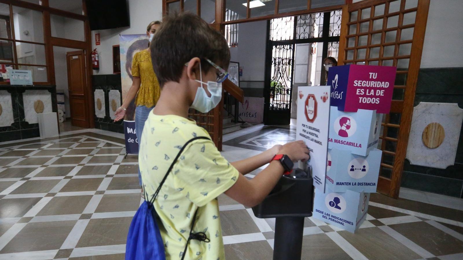 Dispensador de gel en Maristas. Dispensador de gel en Maristas.
