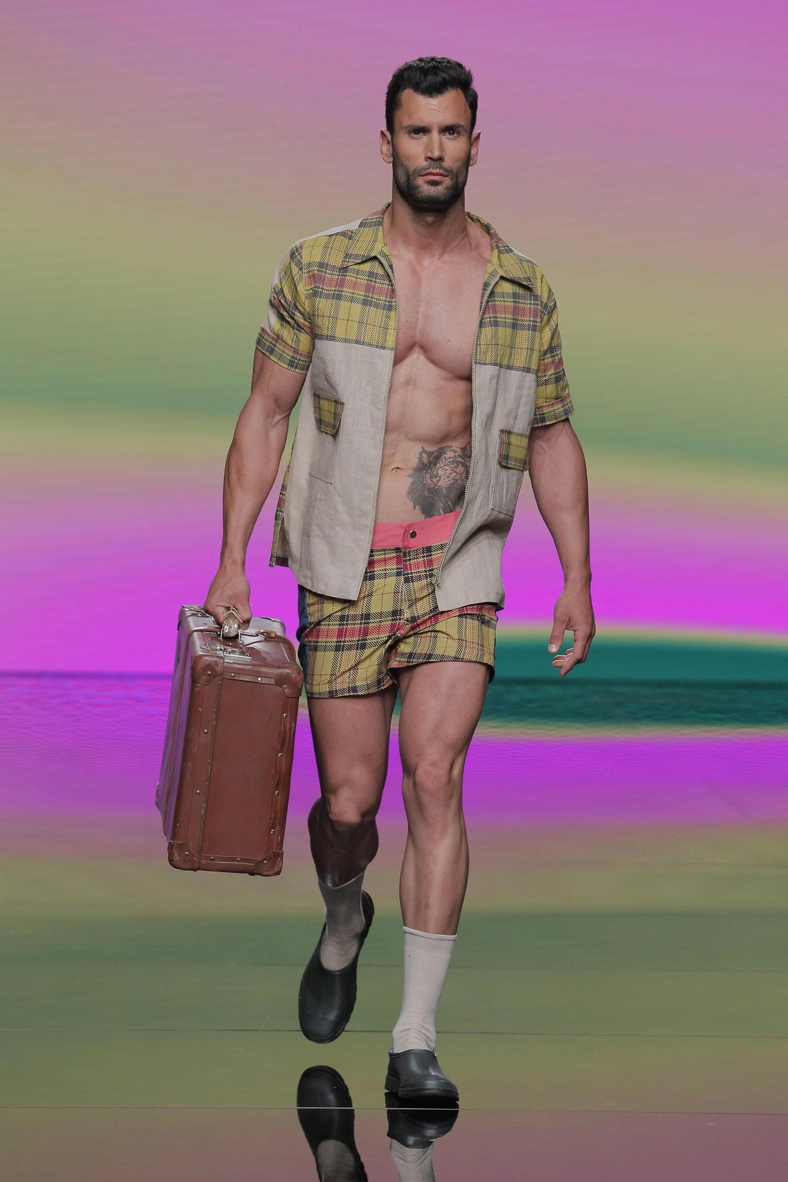 Jorge Pérez Díaz en el desfile de la firma Escobar.