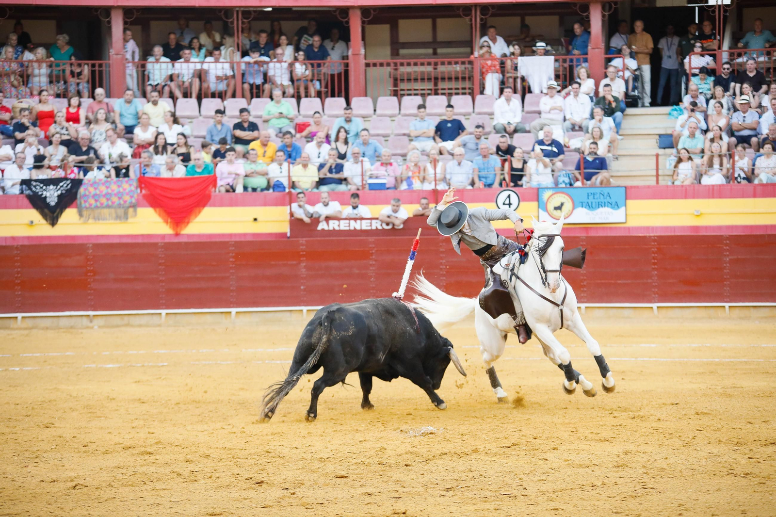 Imágenes de la corrida de toros en Roquetas de Mar