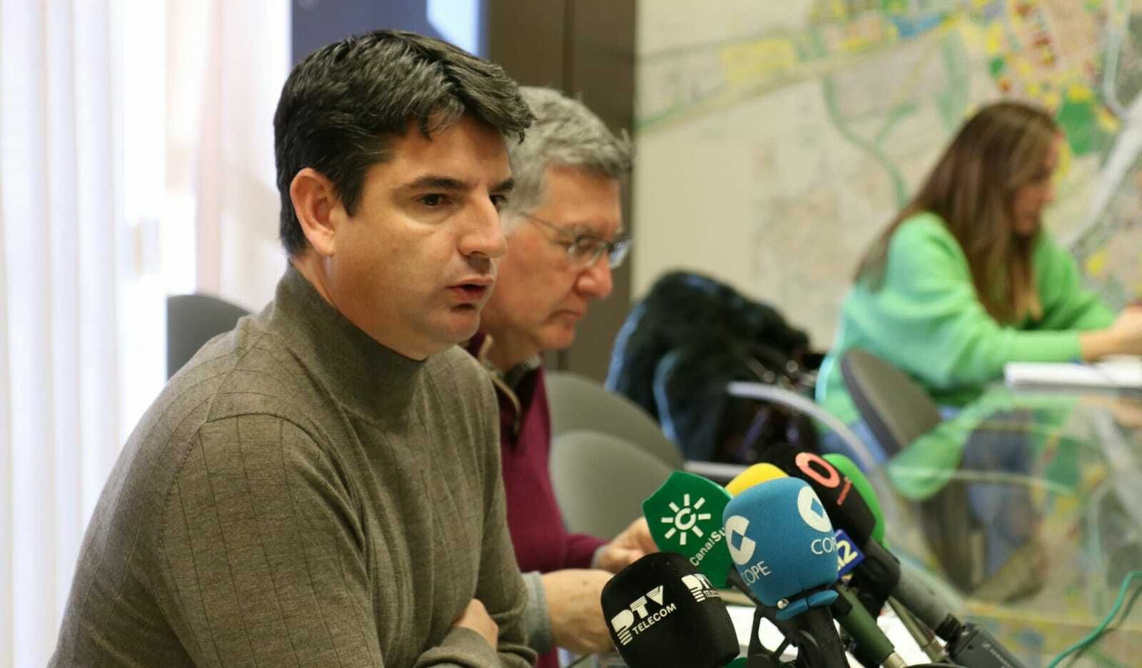 Pedro García informa del proyecto  junto a Emilio García