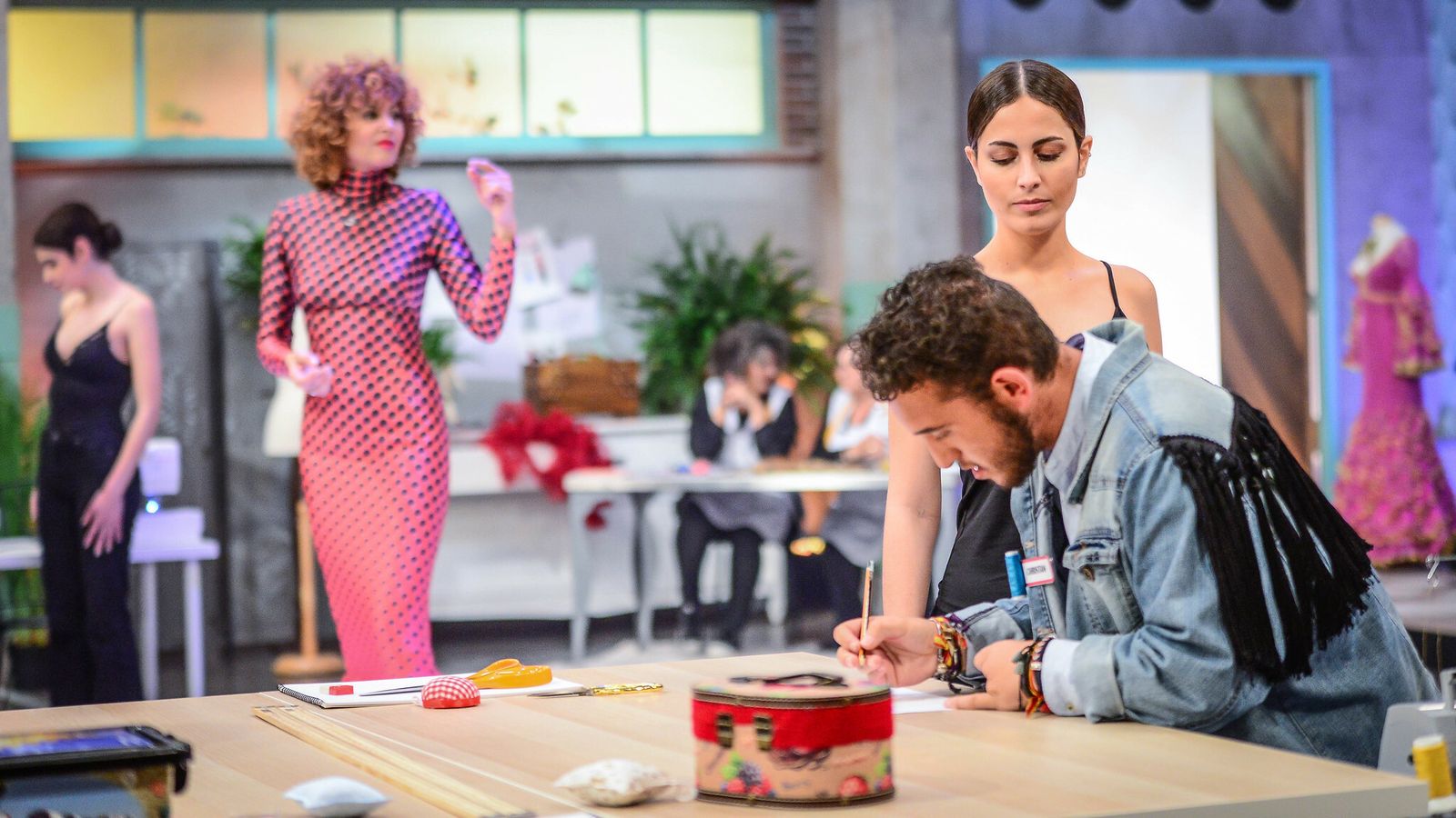 Uno de los participantes de 'Aguja flamenca' en acción