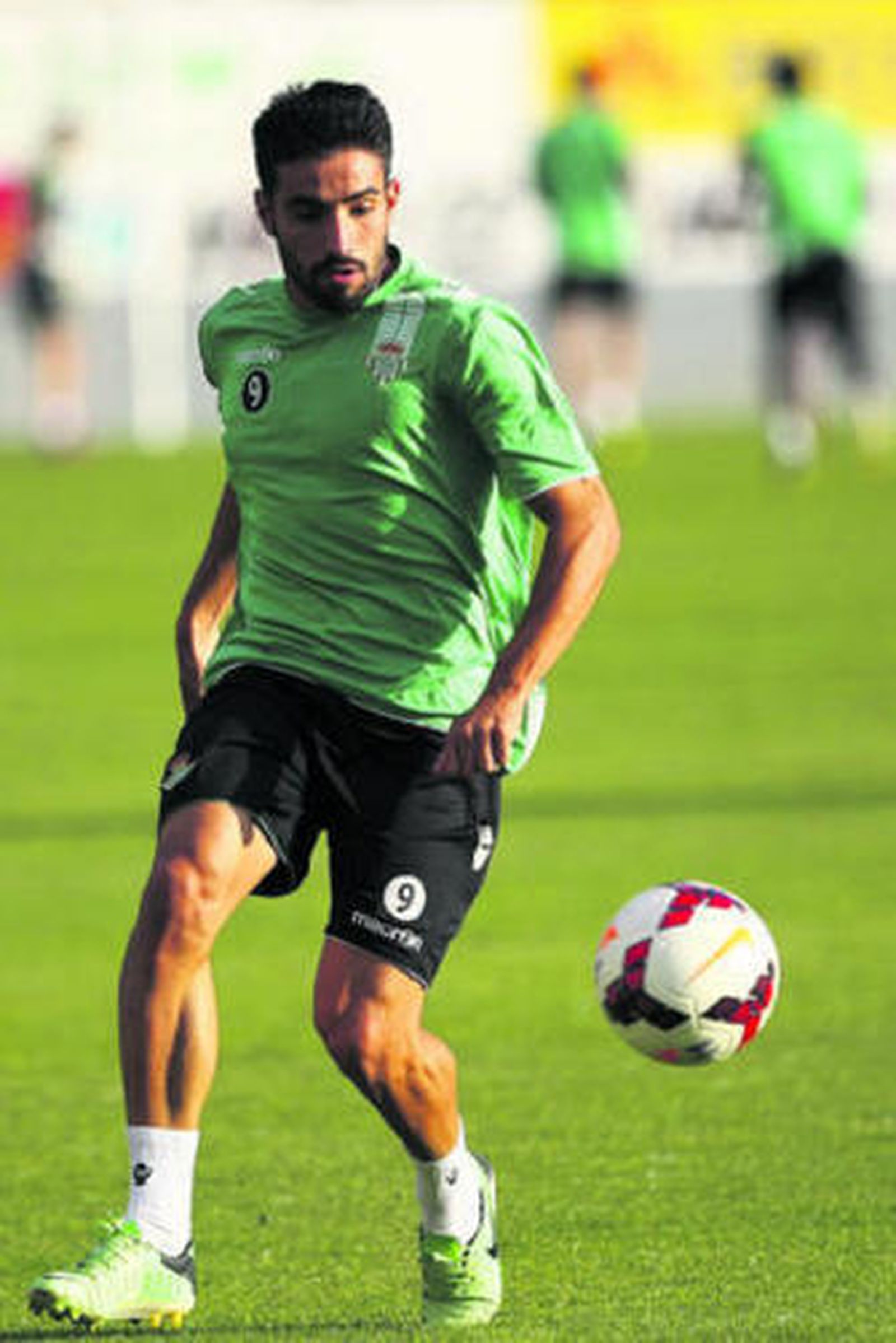 Chuli, en un entrenamiento con el Real Betis.