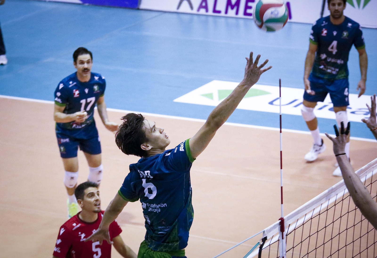 Unicaja Costa de Almería-Arenal Emeve de la Superliga, en imágenes