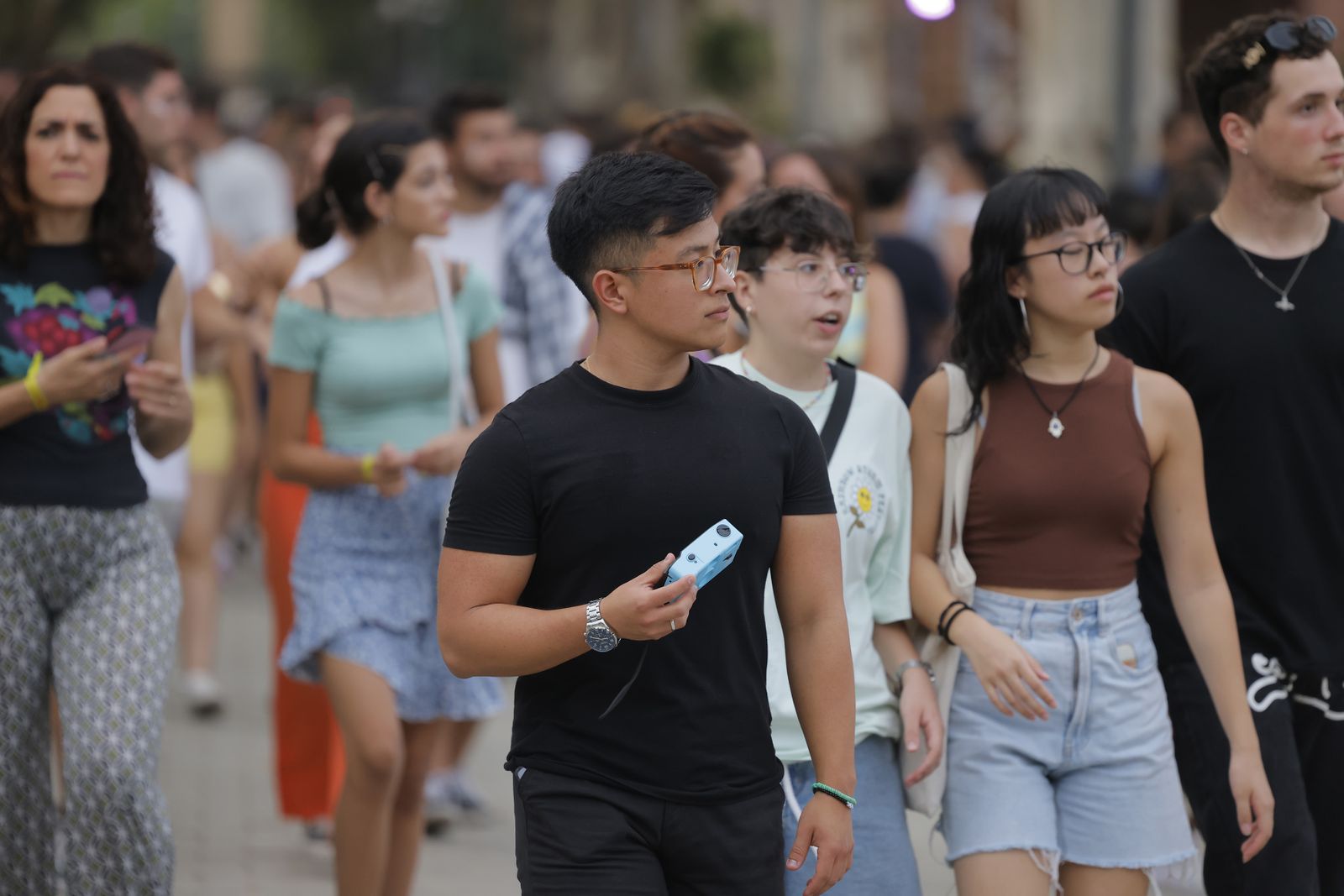 Búscate en las fotos del concierto de Bizarrap