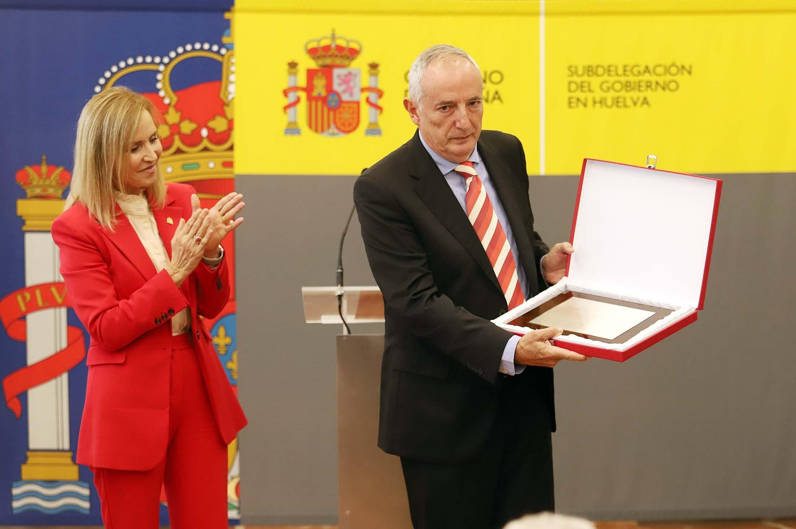 Imágenes del acto conmemorativo del 44 Aniversario de la Constitución Española y en el que se hace entrega al Real Club Recreativo de Huelva del decimotercer Premio Martín Alonso Pinzón a los Valores Constitucionales