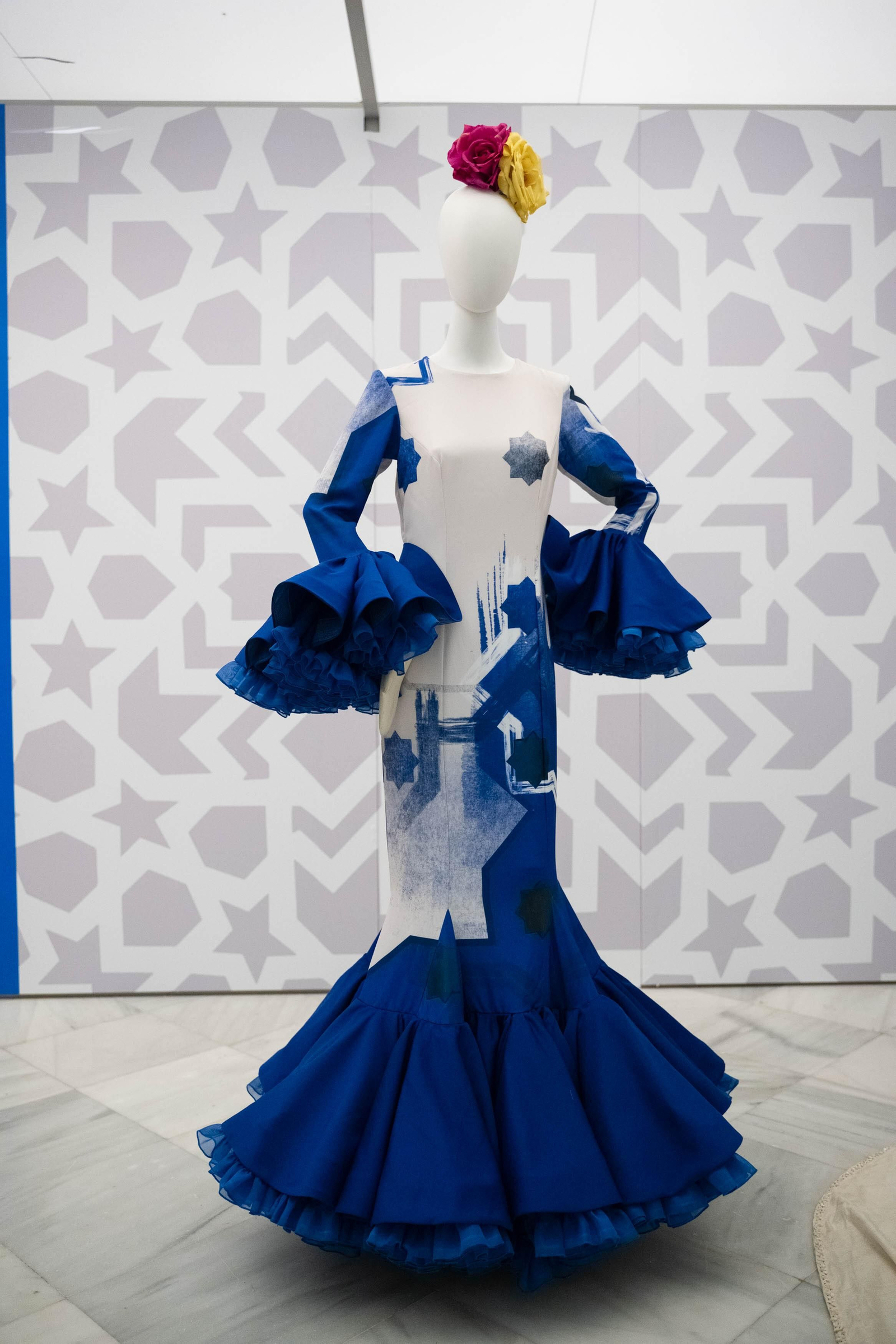 Todos los detalles de los diseños de la exposición 'Somos abril'