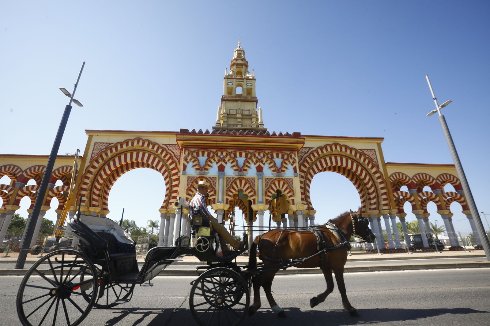Un recorrido en imágenes por El Arenal a horas de que comience la Feria de Córdoba
