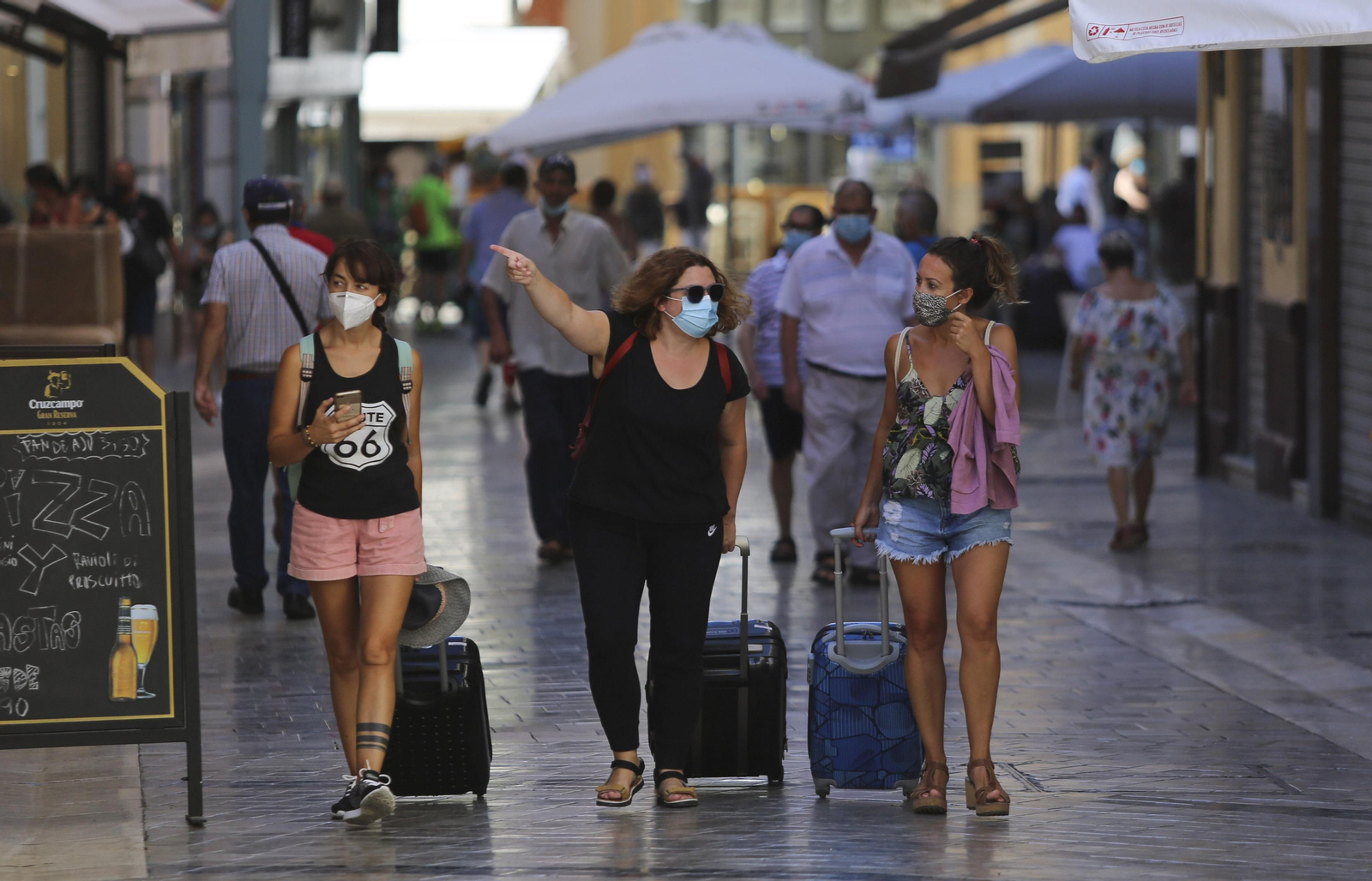 Un grupo de turistas en el centro de Málaga