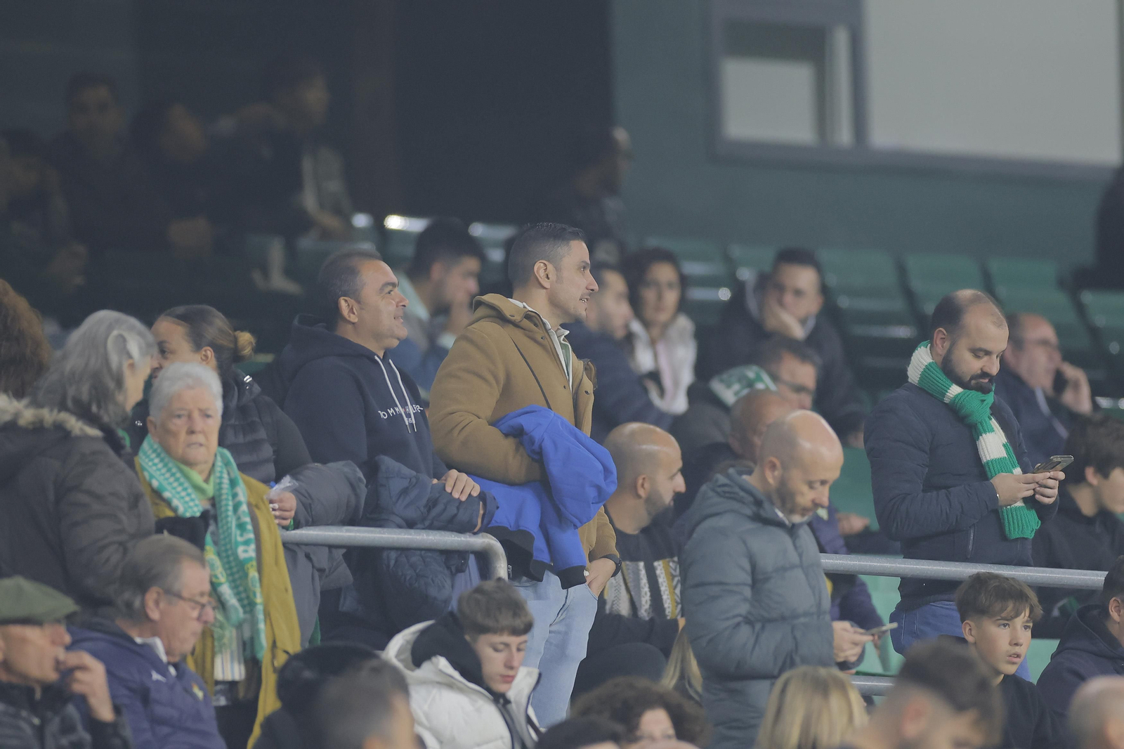 Búscate en las fotos del Betis-Las Palmas
