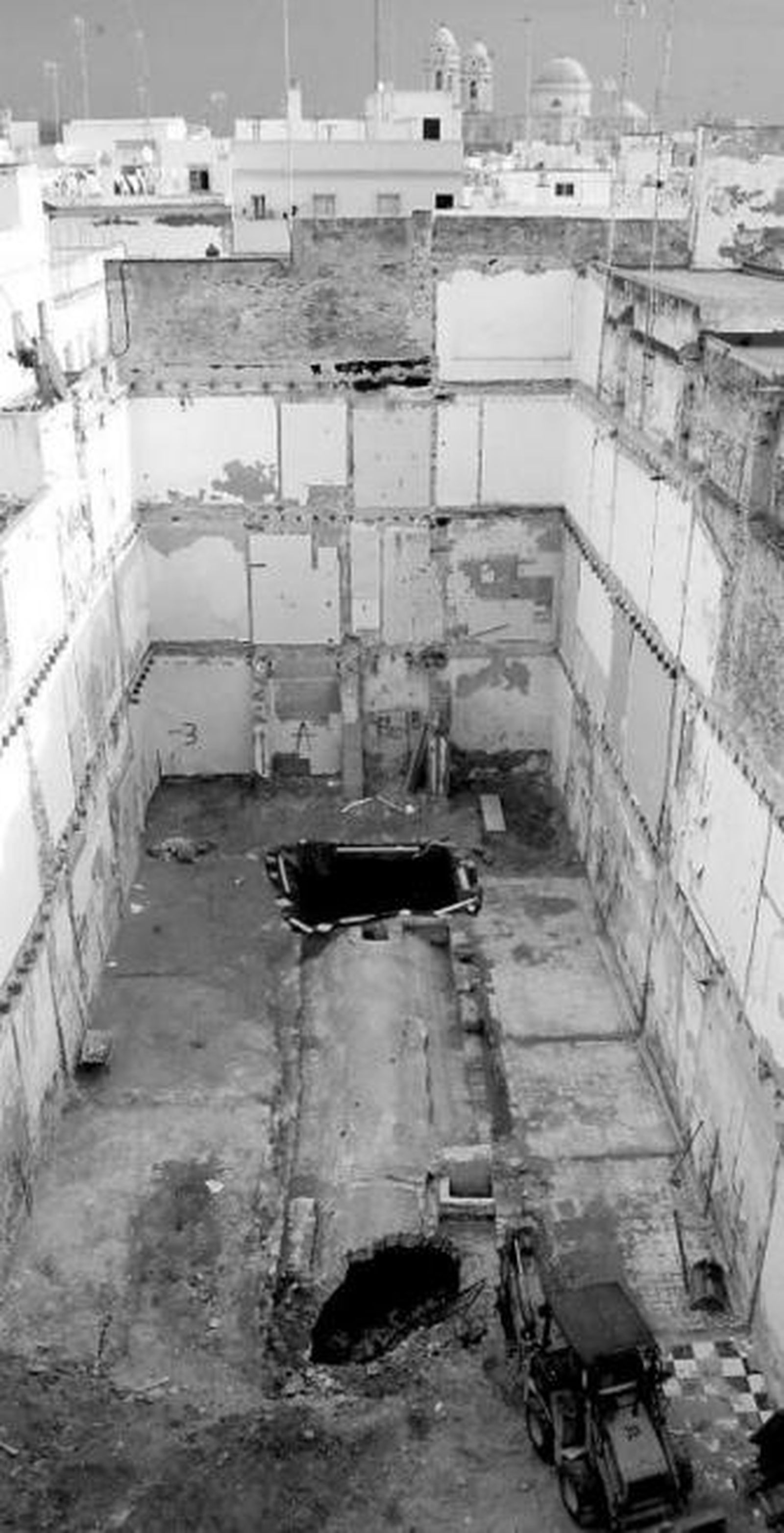 Imagen del aljibe encontrado en el solar de la calle Sagasta.