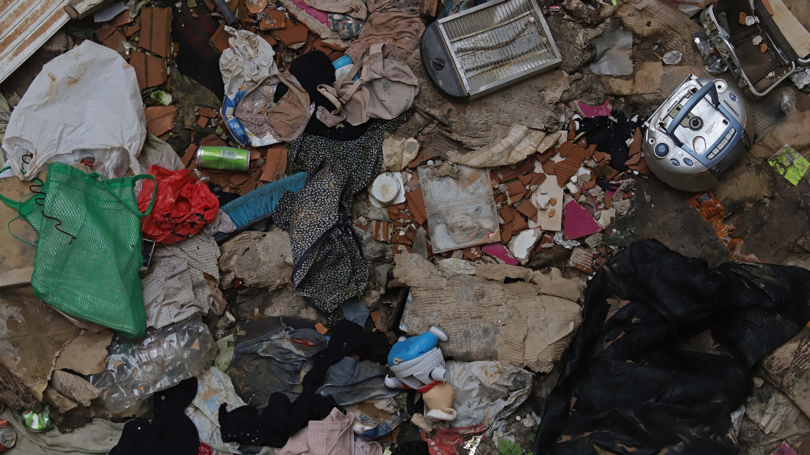 Fotos del edificio okupa de El Secano en Algeciras