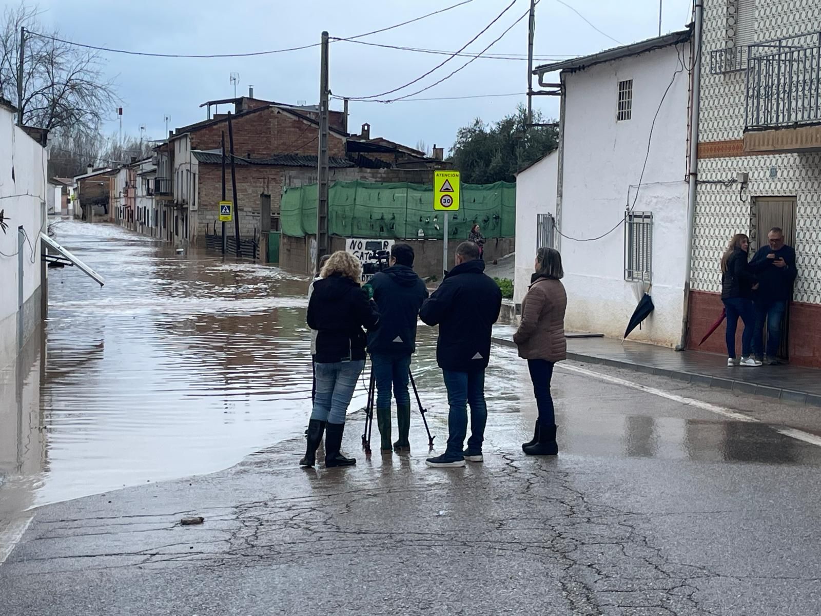 Inundación de calles en Mogón, en imágenes