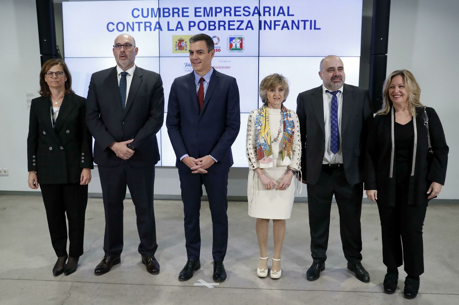 Cumbre entre el Gobierno y empresarios para combatir la pobreza entre los niños.