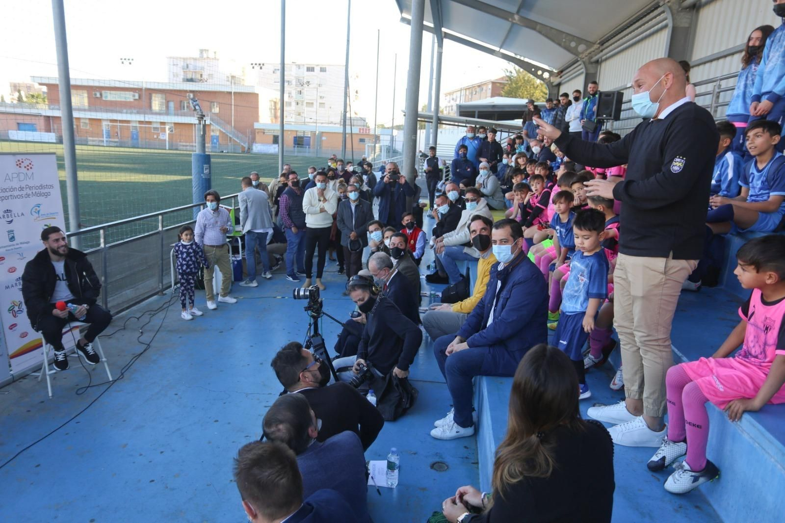 Las fotos de la charla de Luis Muñoz en el campo de La Virreina Las fotos de la charla de Luis Muñoz en el campo de La Virreina