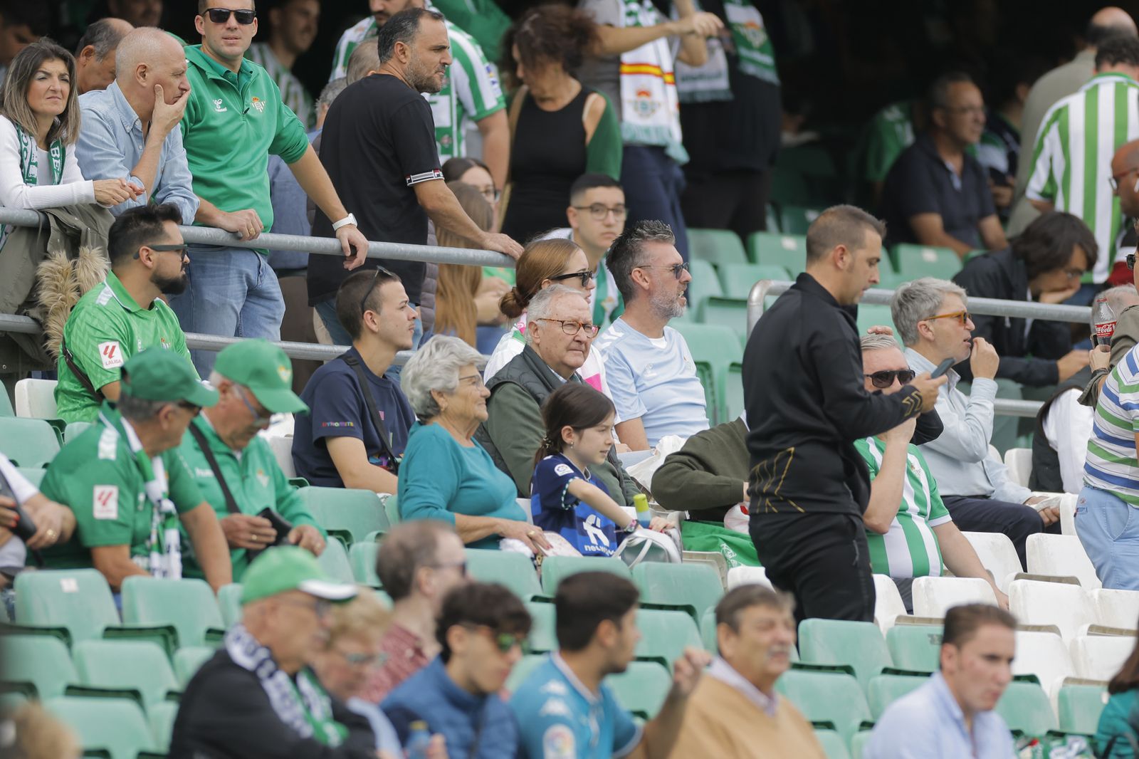 Búscate en las fotos del Betis-Osasuna