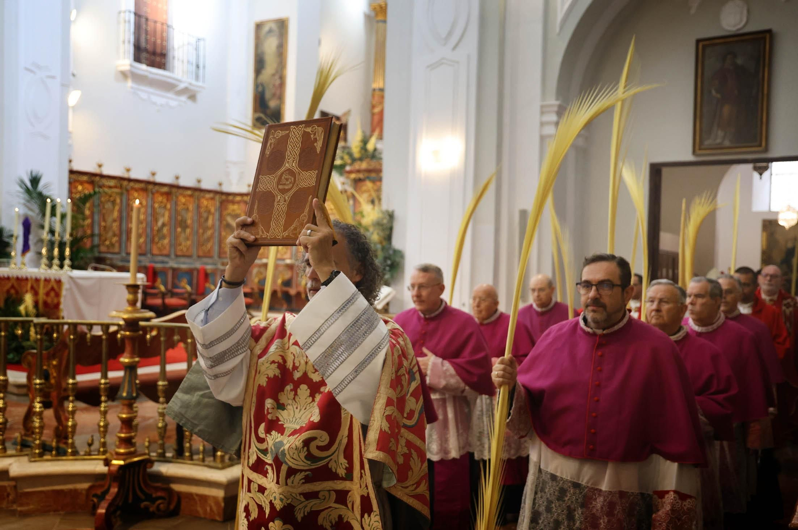 Domingo de Ramos 2025: Imágenes de la Misa presidida por el obispo de Huelva, Santiago Gómez, en la Catedral de Huelva