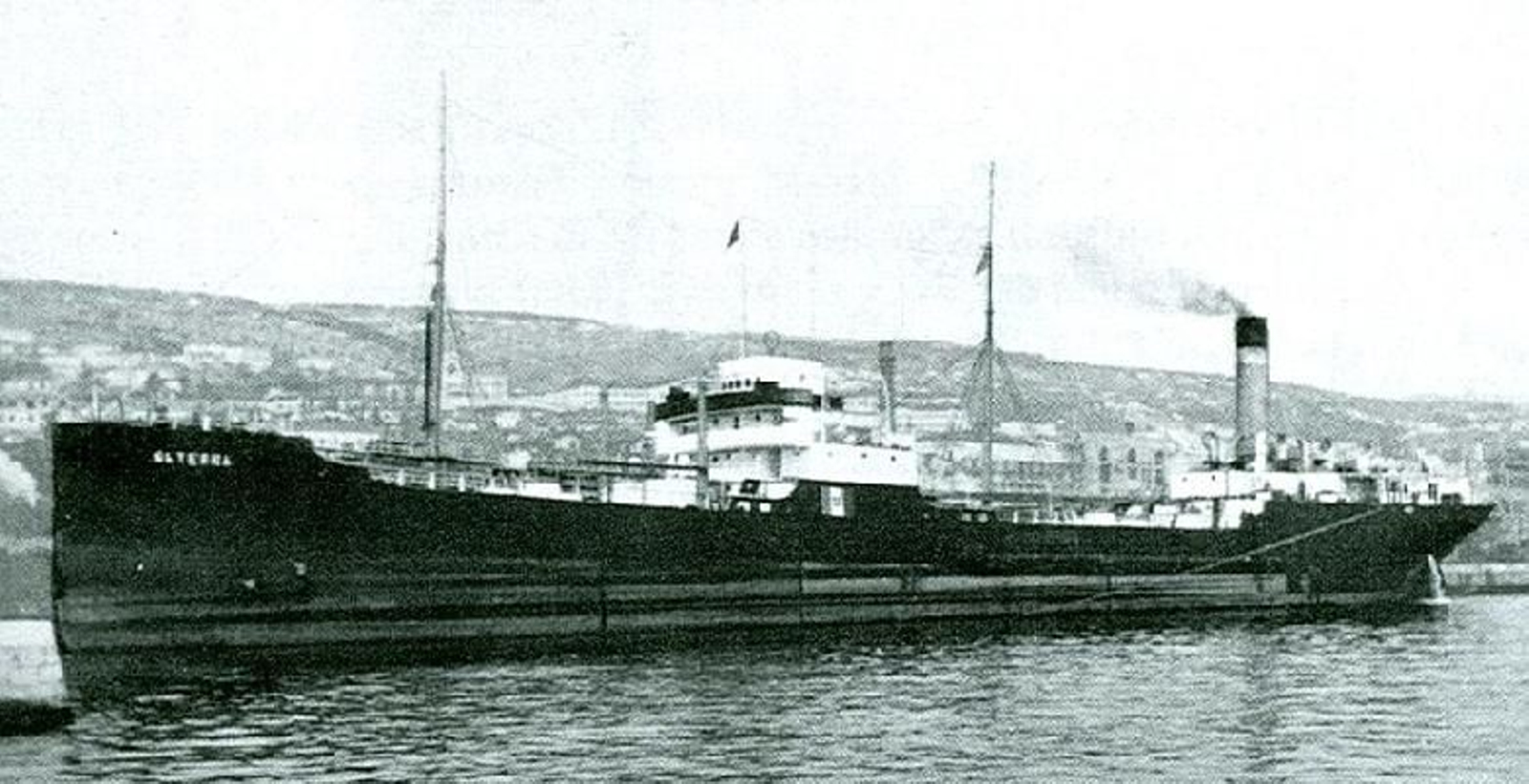 El buque cisterna italiano Olterra, base secreta de la X Flottiglia MAS durante la Segunda Guerra Mundial.