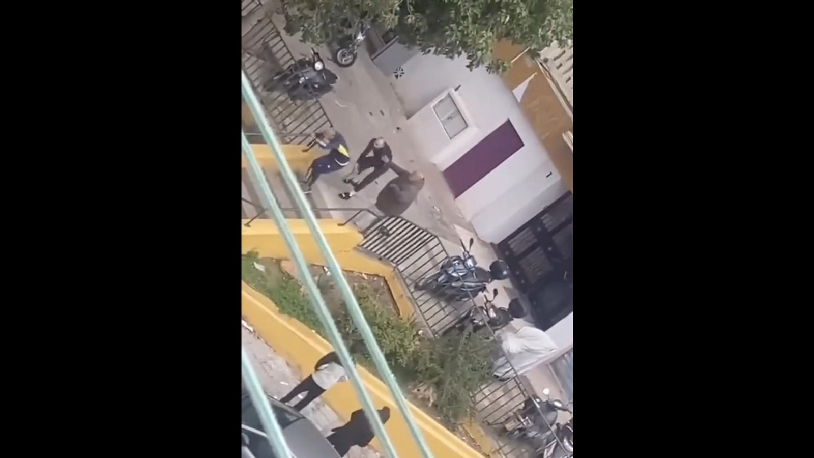 Otro de los momentos de la pelea.