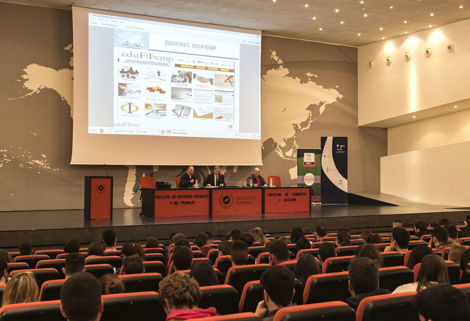 Unicaja acerca el sistema financiero a universitarios de Málaga.